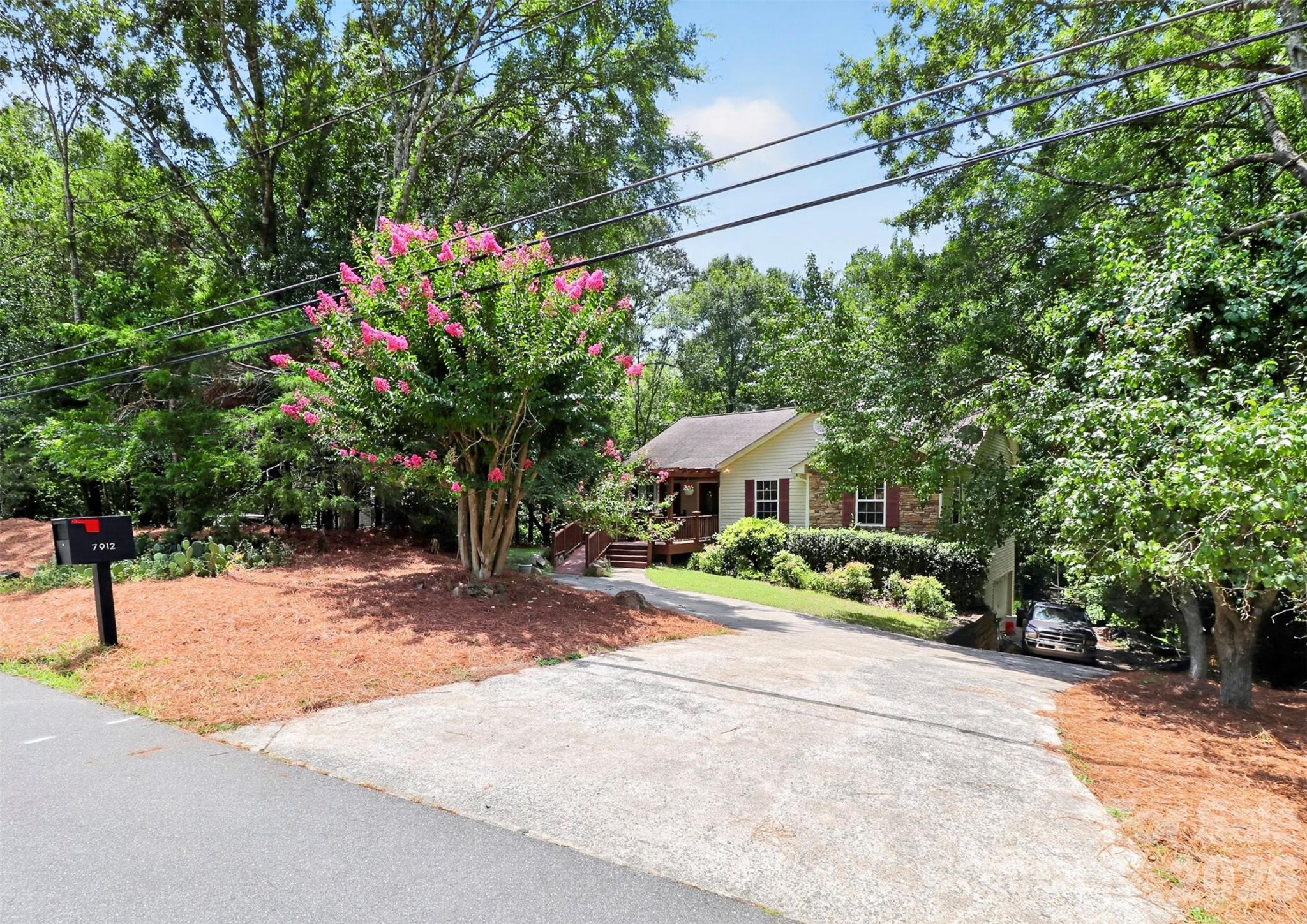 7912 Ritter Drive — Charlotte