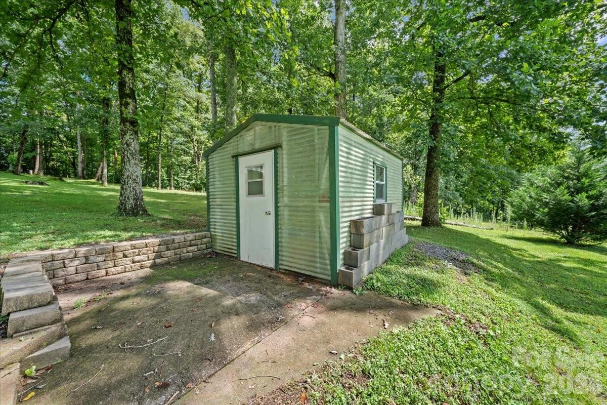 371 Patton Valley Drive — Nebo