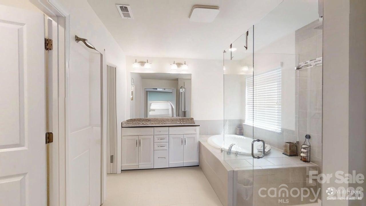 111 Lantern Acres Drive — Mooresville