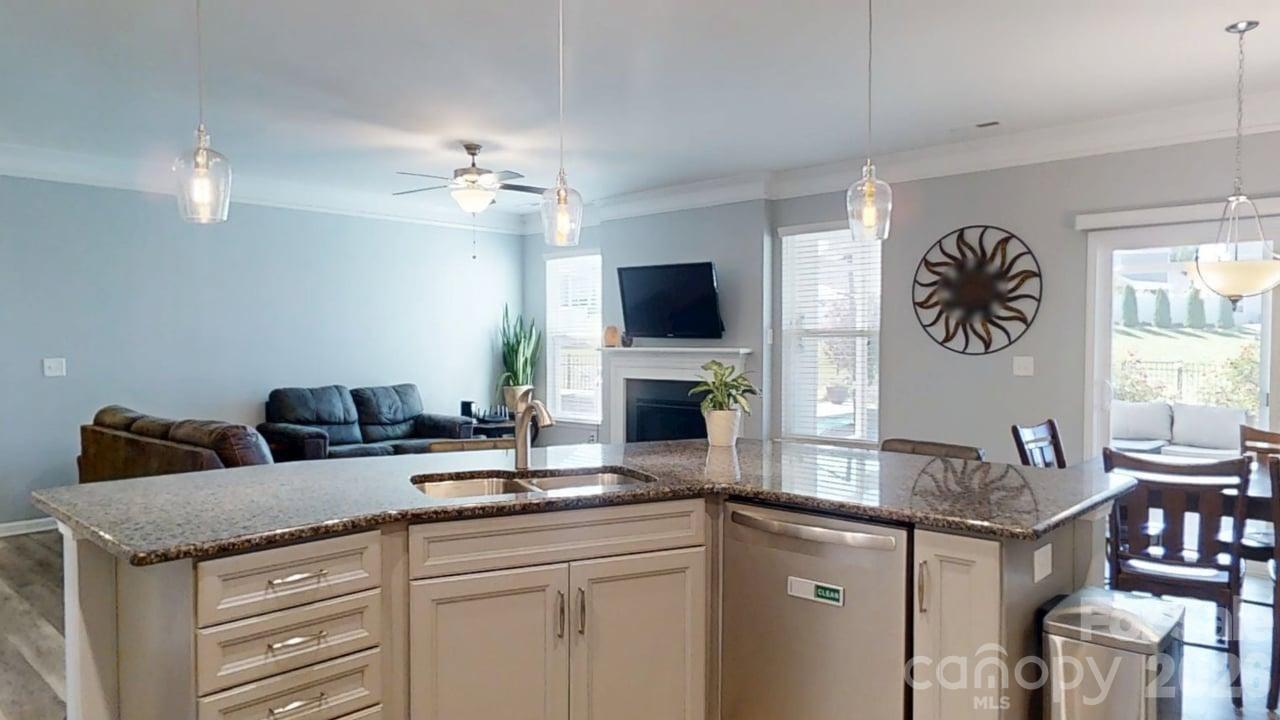 111 Lantern Acres Drive — Mooresville