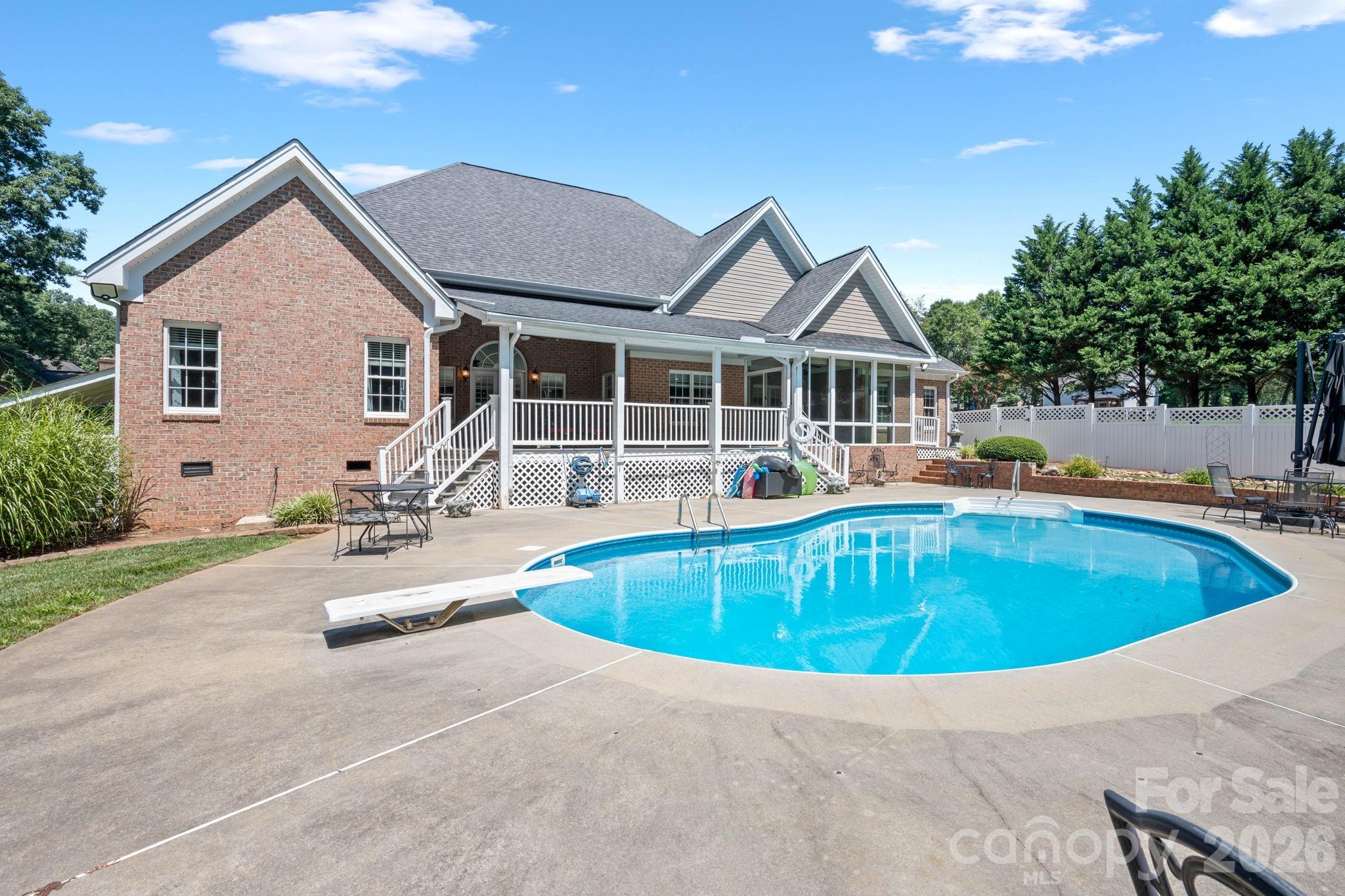 1851 29th Avenue Place NE — Hickory