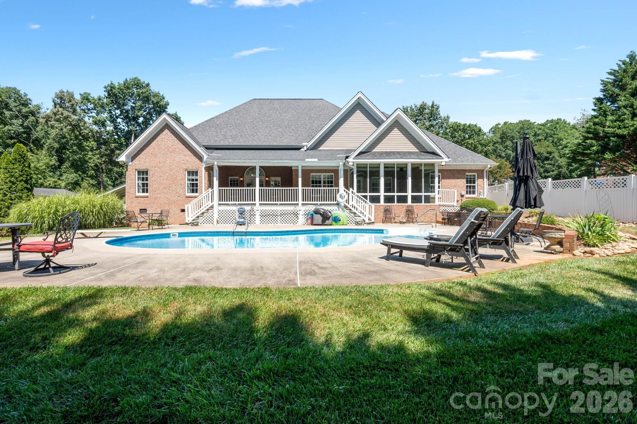 1851 29th Avenue Place NE — Hickory