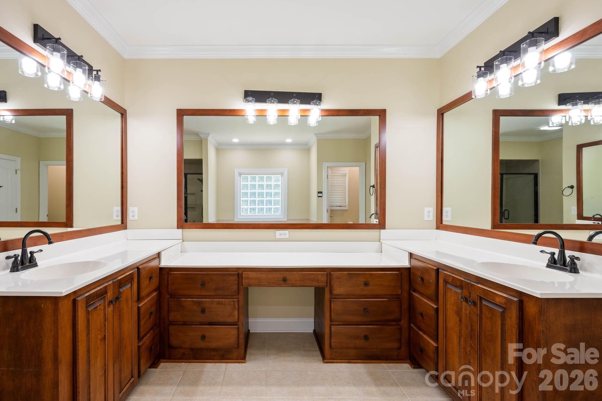 1851 29th Avenue Place NE — Hickory