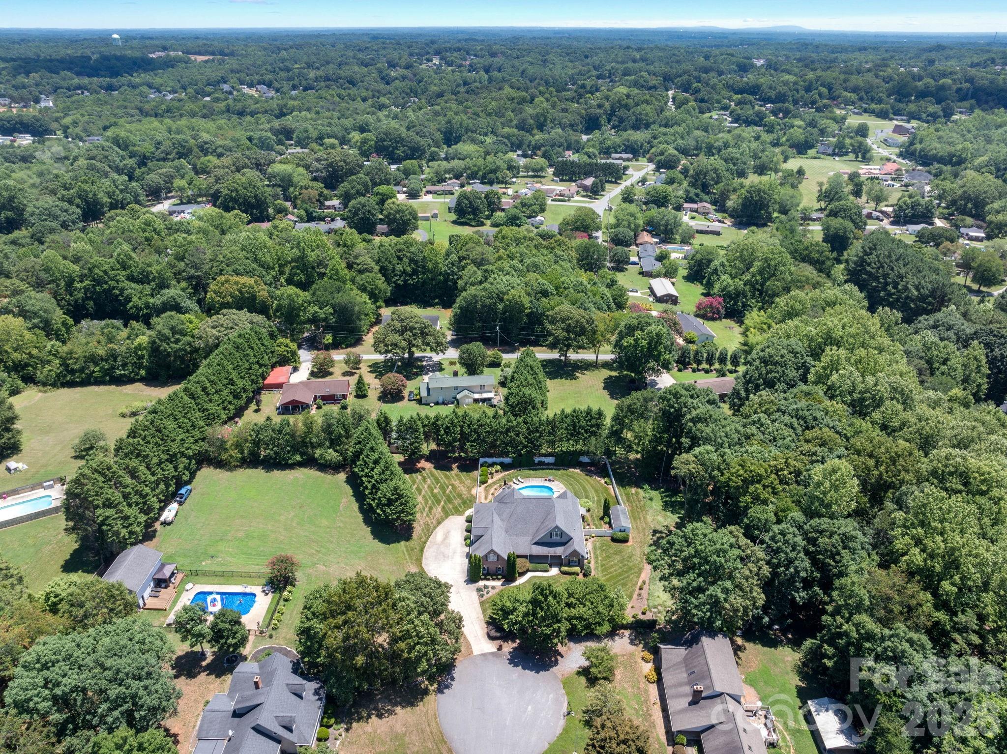 1851 29th Avenue Place NE — Hickory