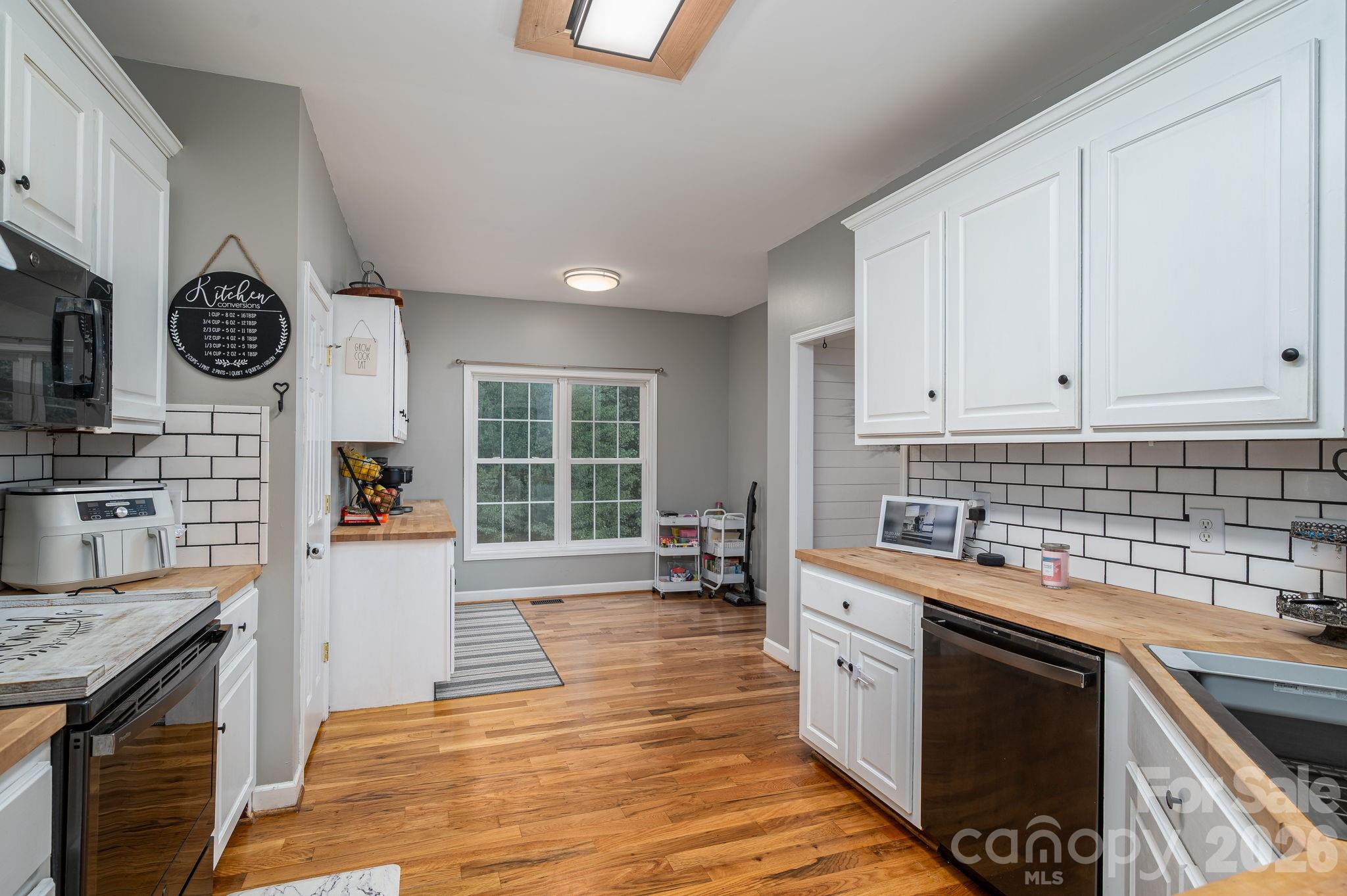 142 Azalea Drive — Connelly Springs
