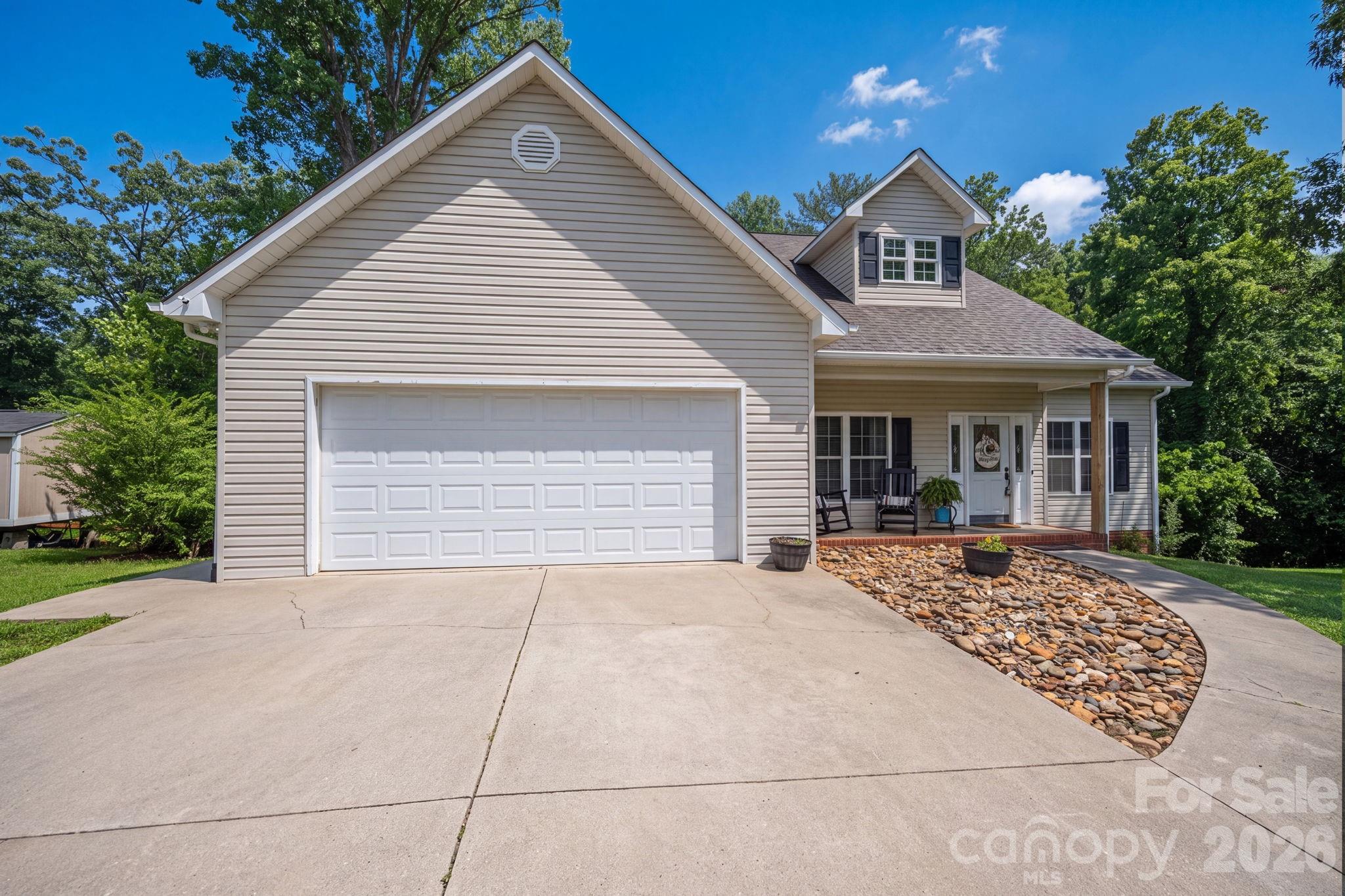 142 Azalea Drive — Connelly Springs