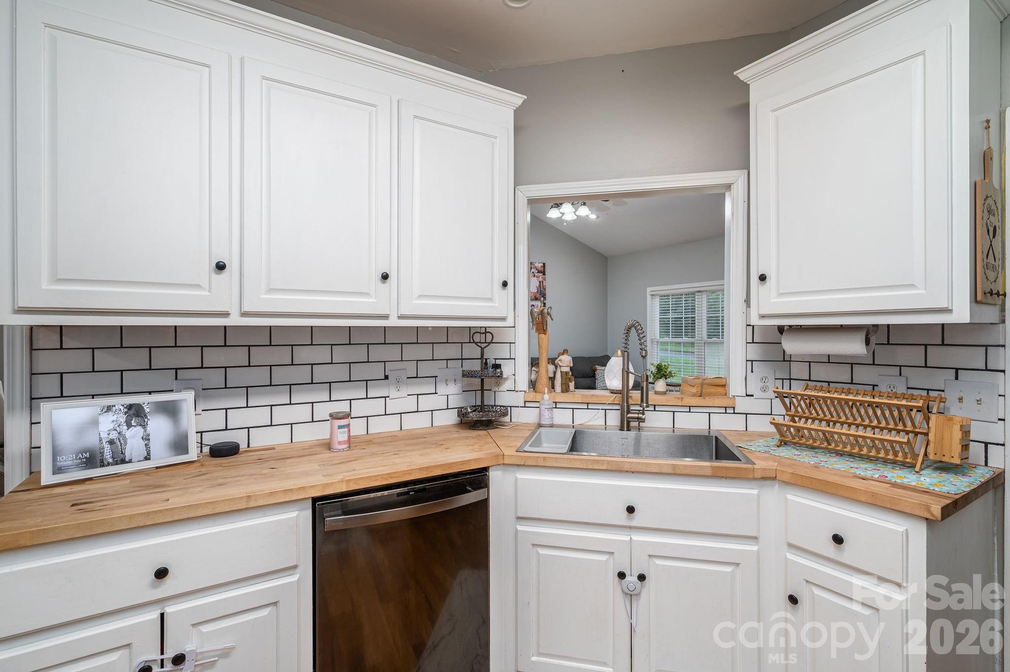 142 Azalea Drive — Connelly Springs
