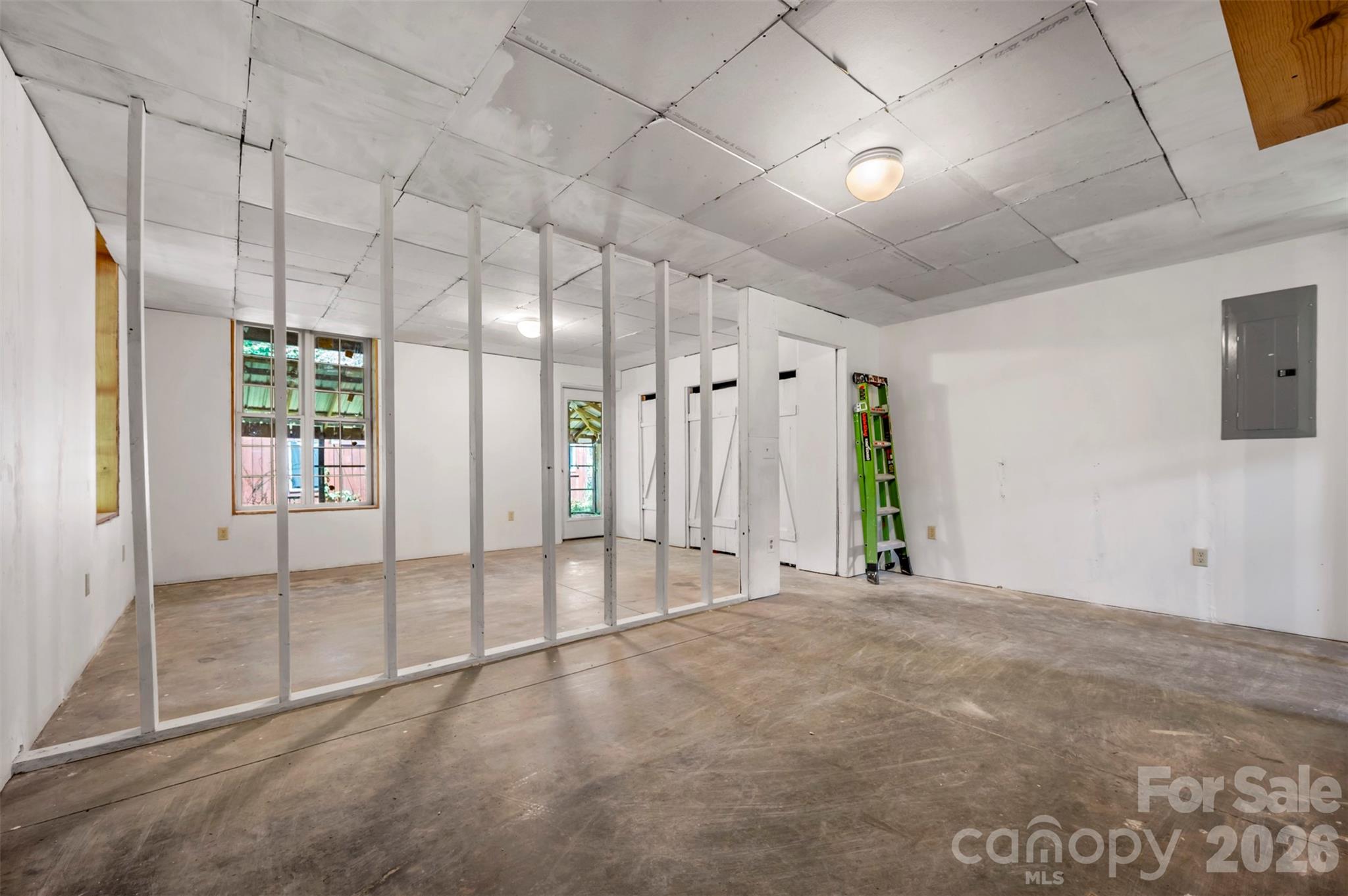 340 Right Prong Road — Ellenboro