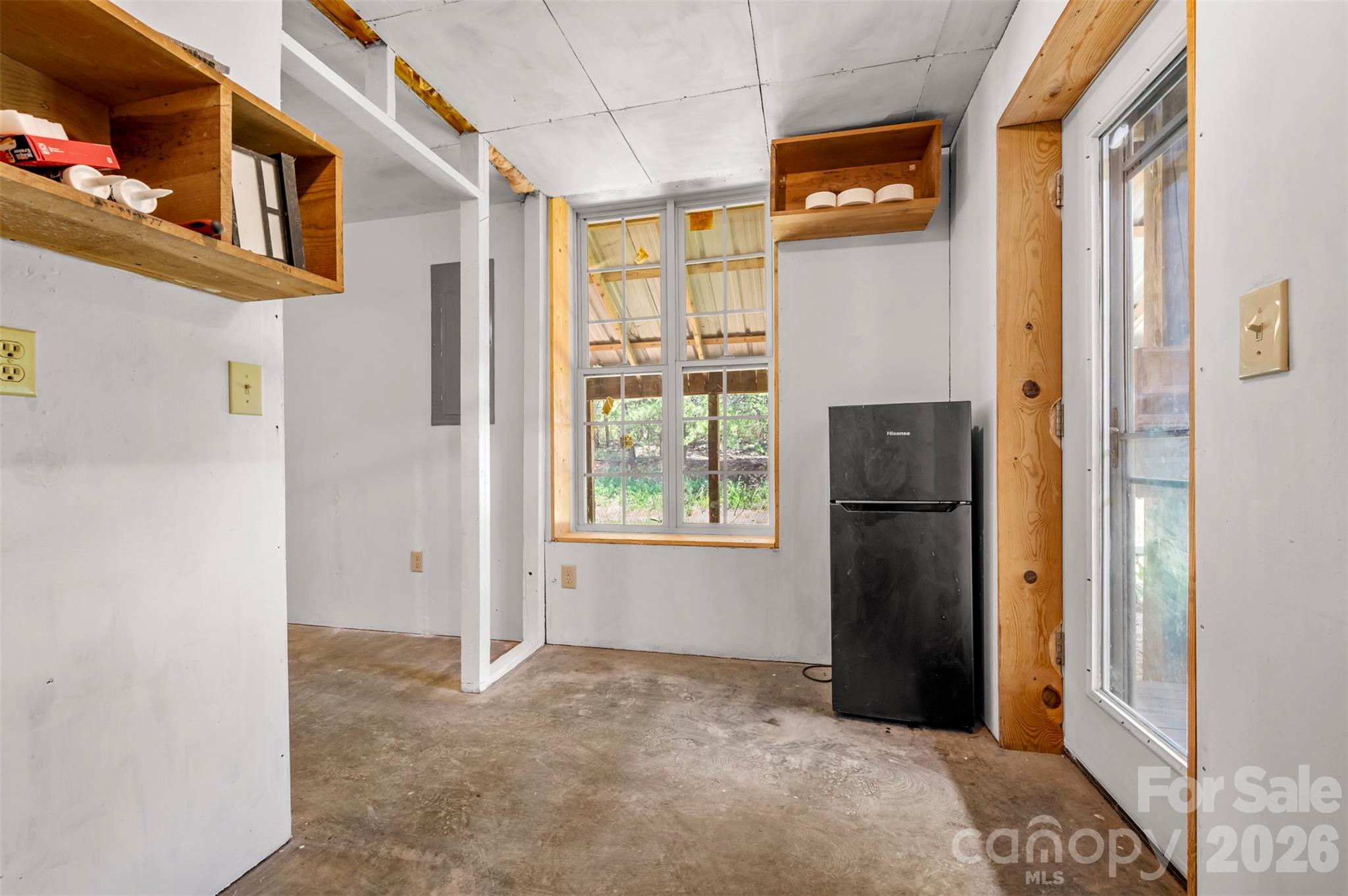 340 Right Prong Road — Ellenboro