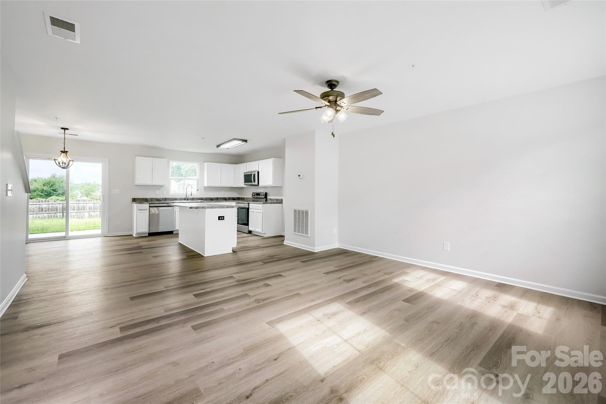 2394 Everton Circle SE — Concord