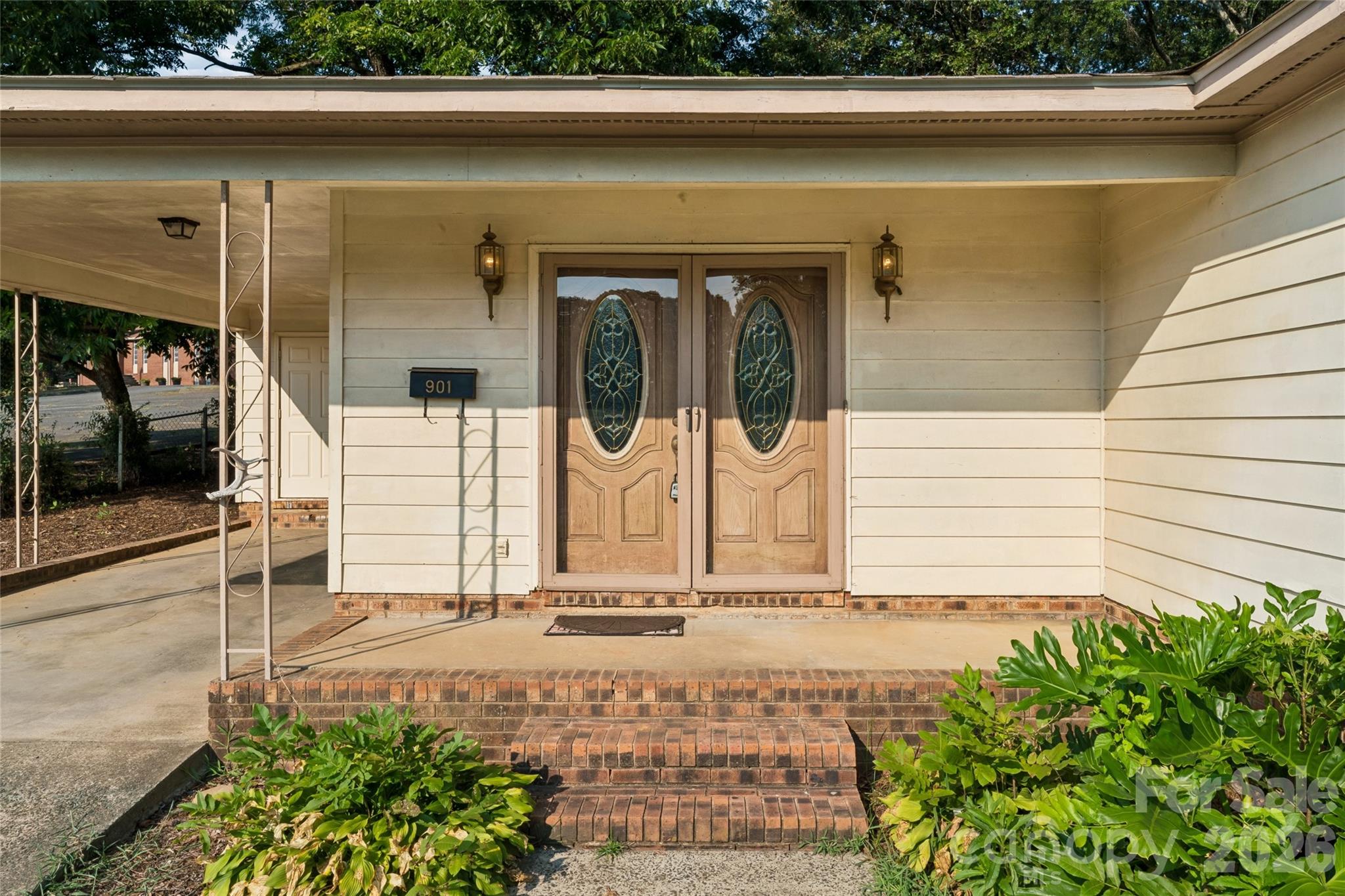 901 Kennedy Street — Monroe