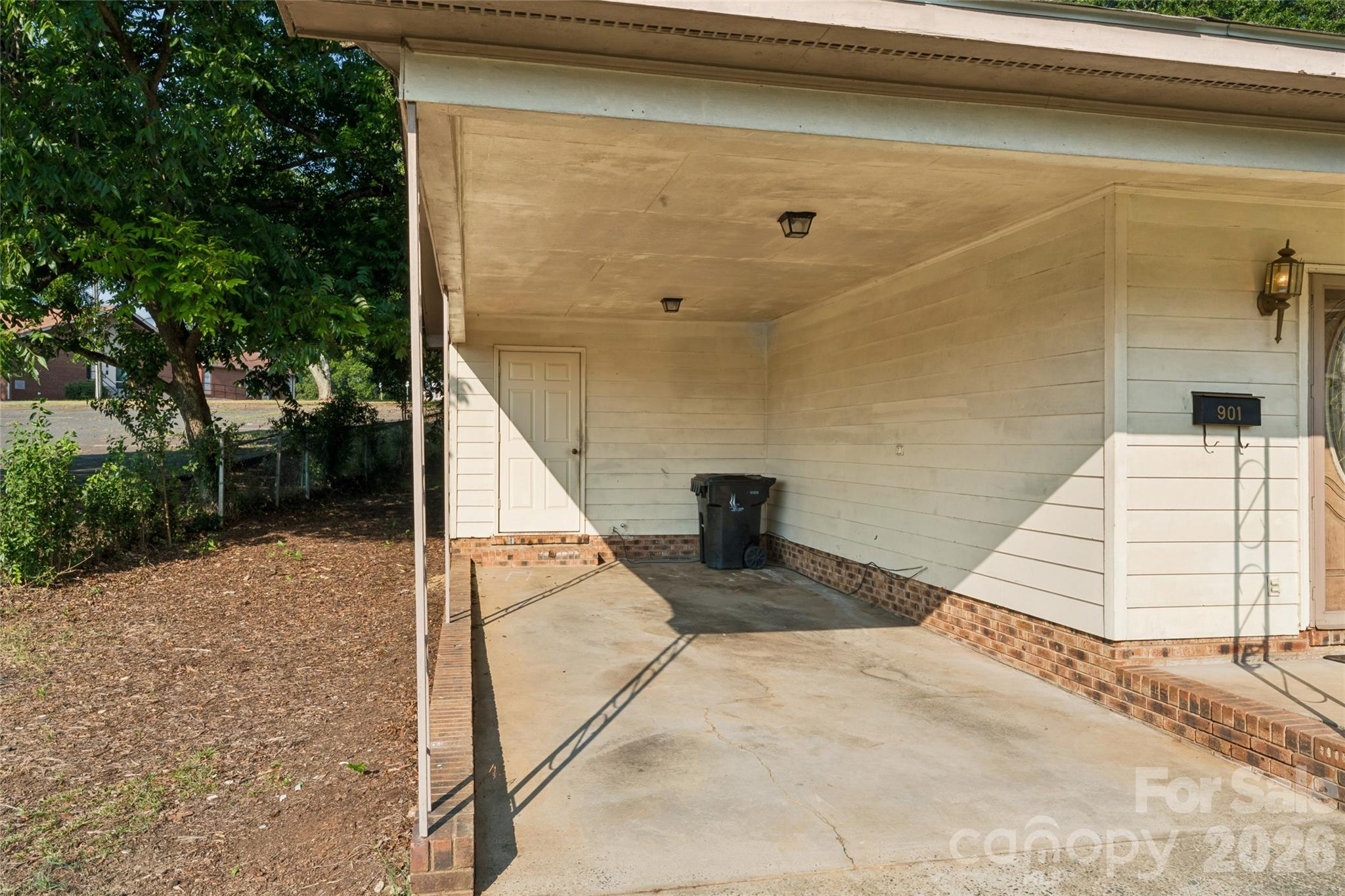 901 Kennedy Street — Monroe