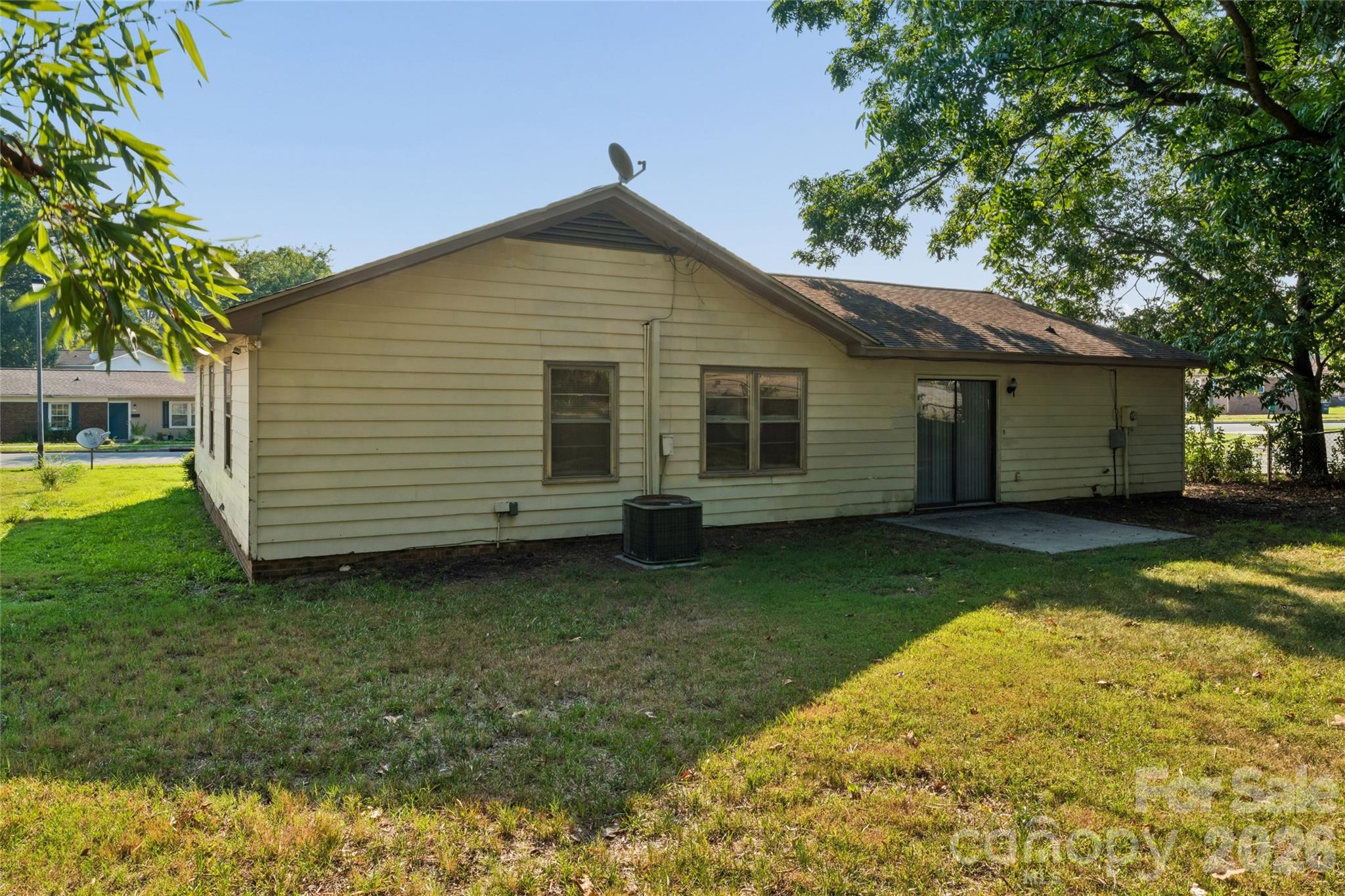 901 Kennedy Street — Monroe