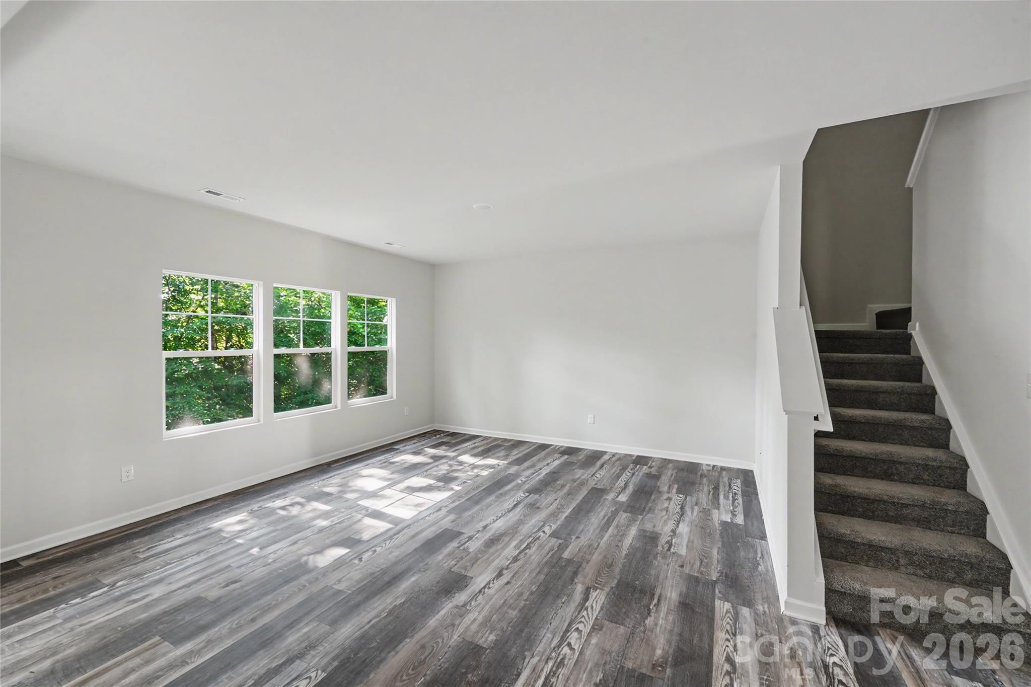 5146 Mark Drive NE — Hickory