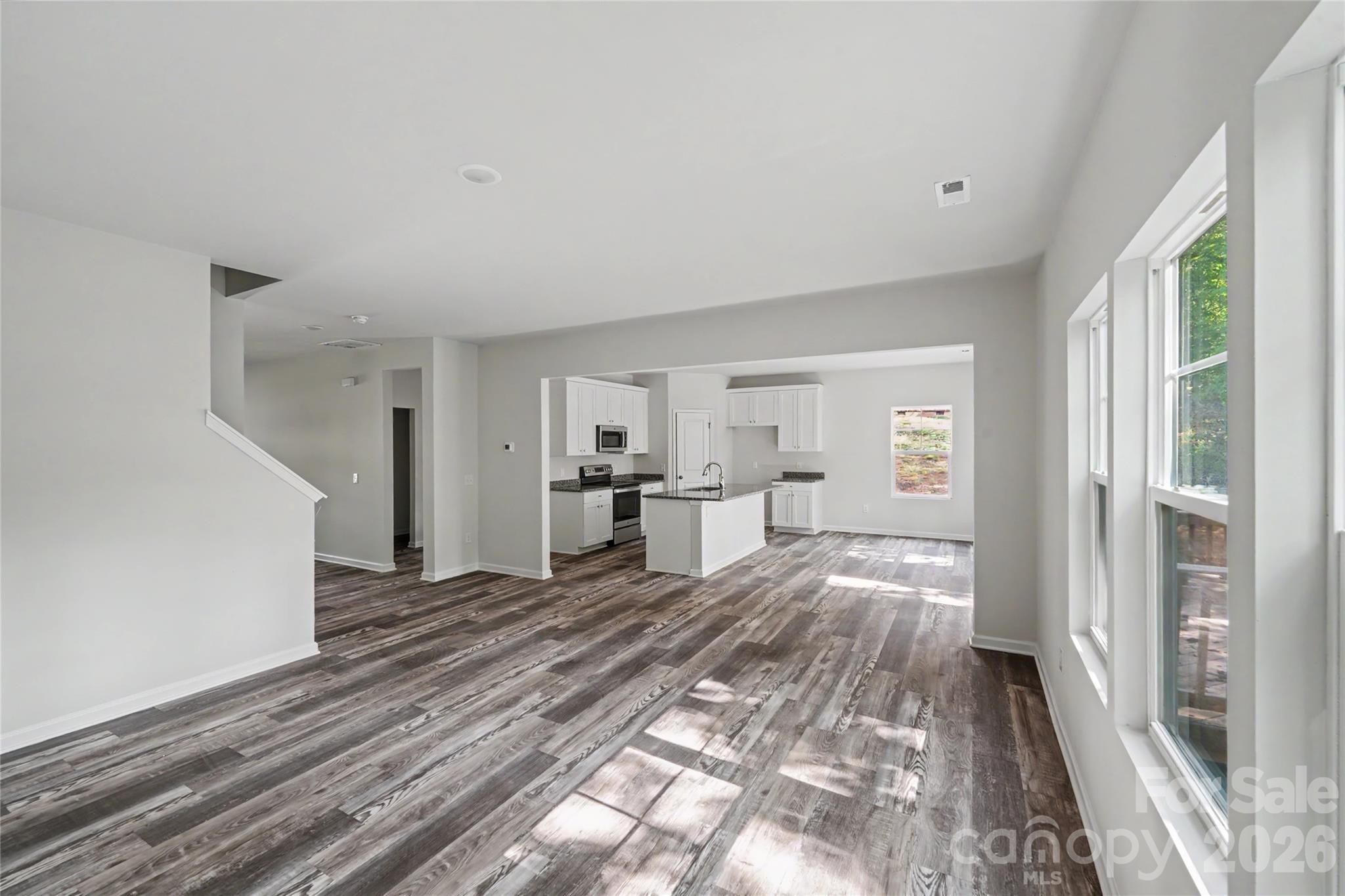 5146 Mark Drive NE — Hickory