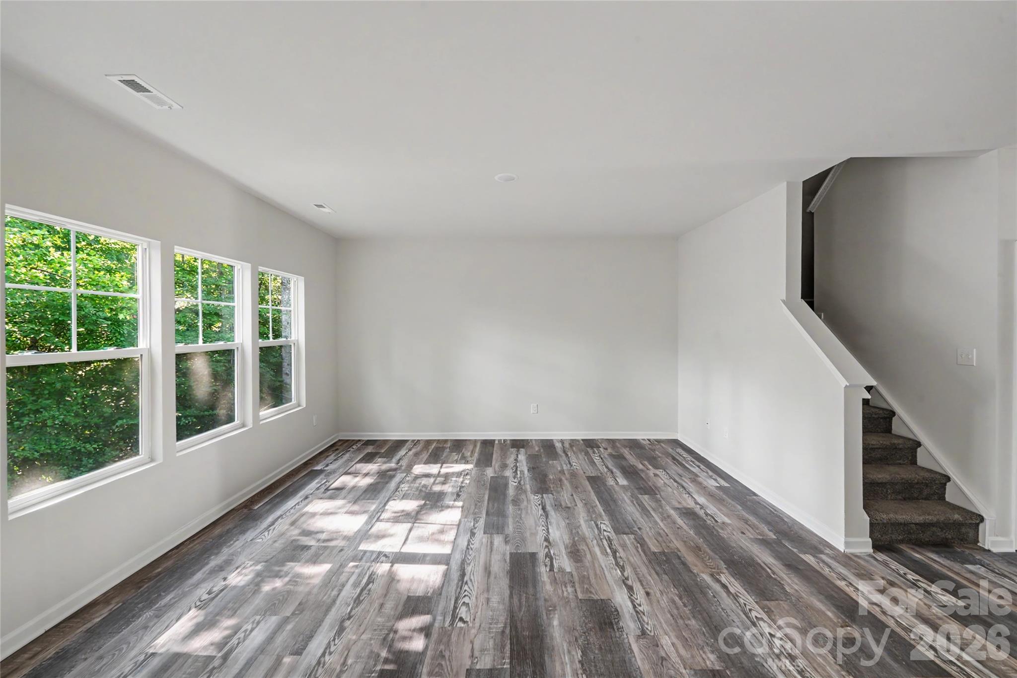 5146 Mark Drive NE — Hickory