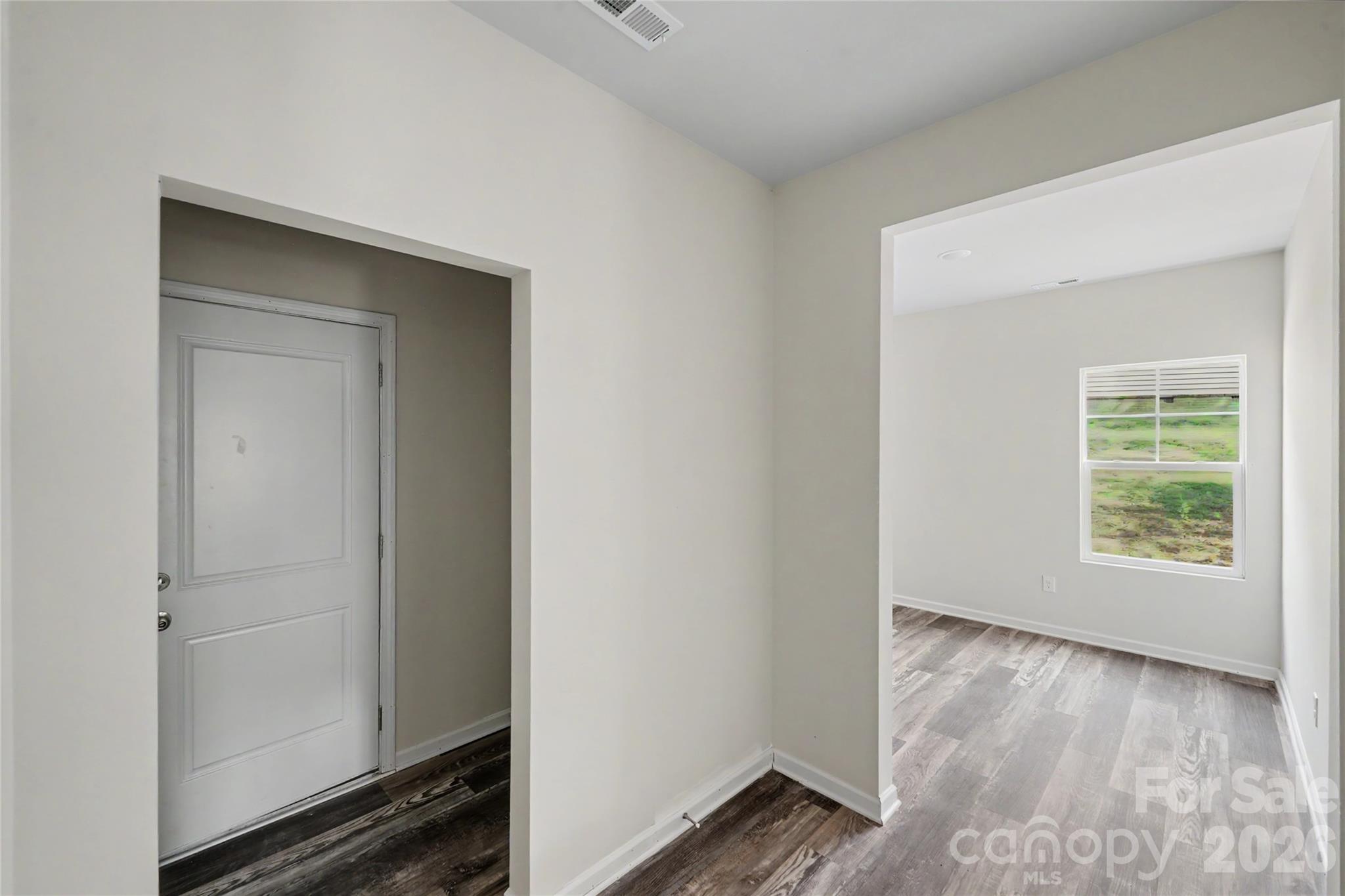 5146 Mark Drive NE — Hickory