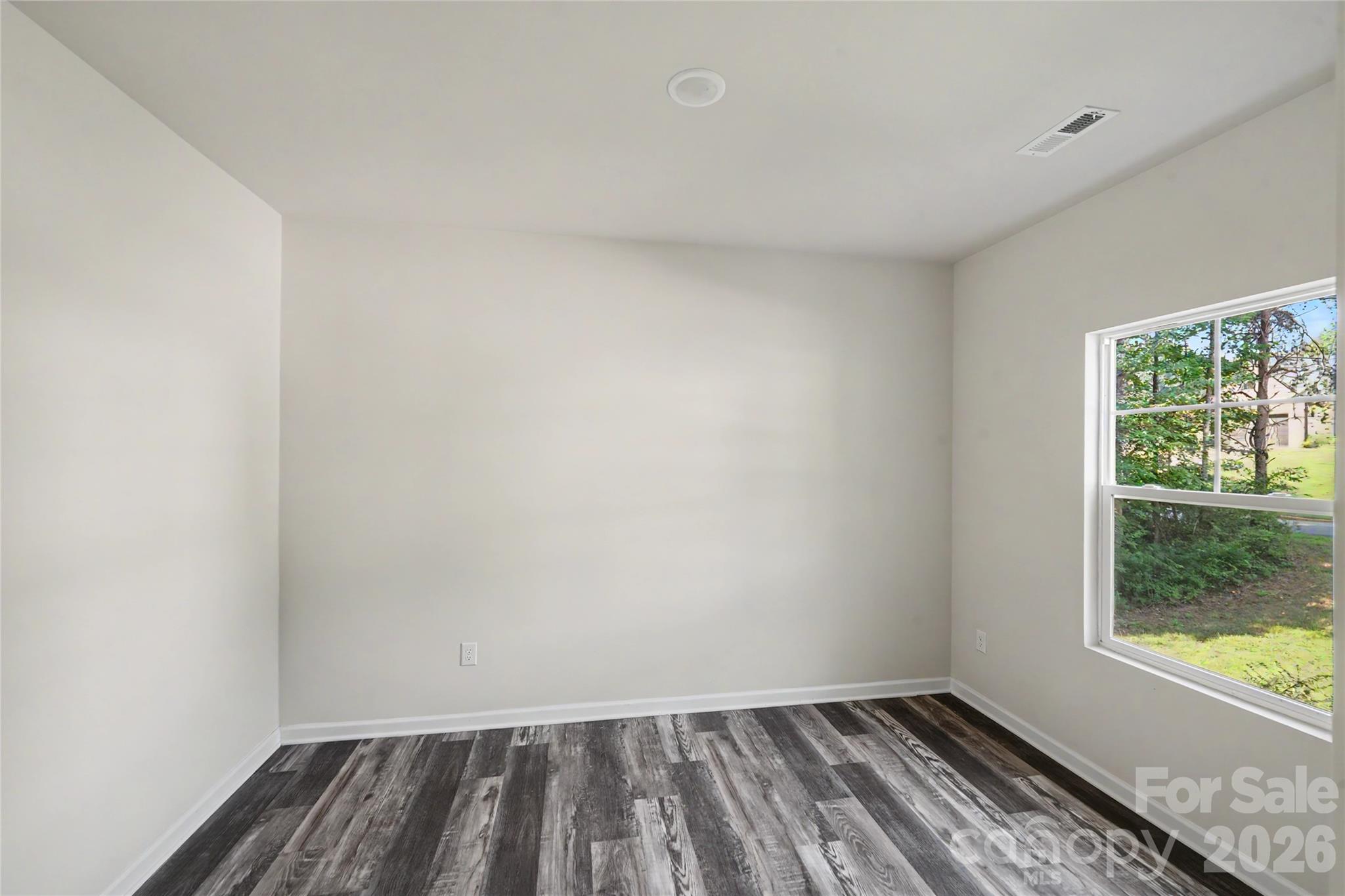 5146 Mark Drive NE — Hickory