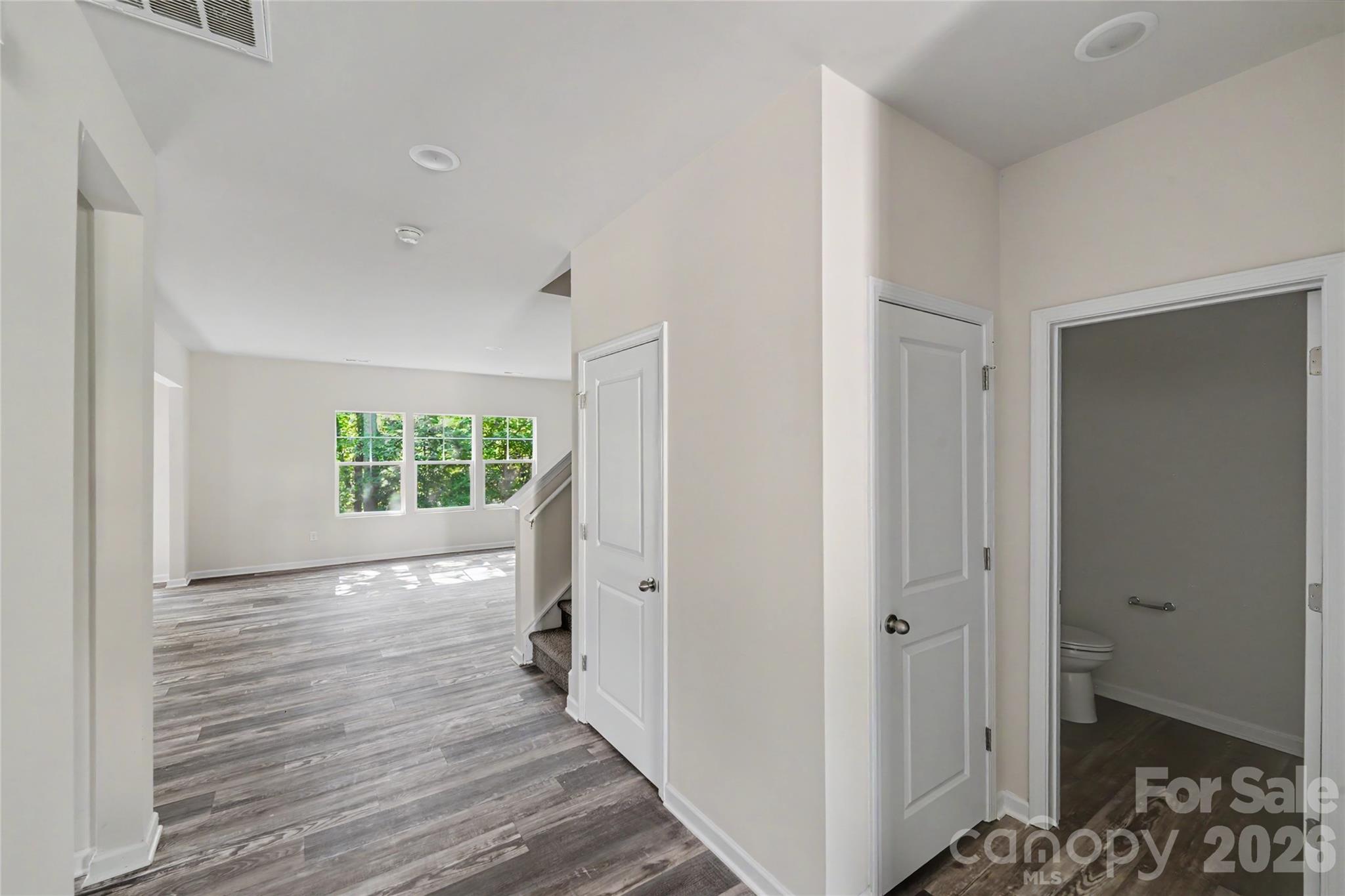 5146 Mark Drive NE — Hickory