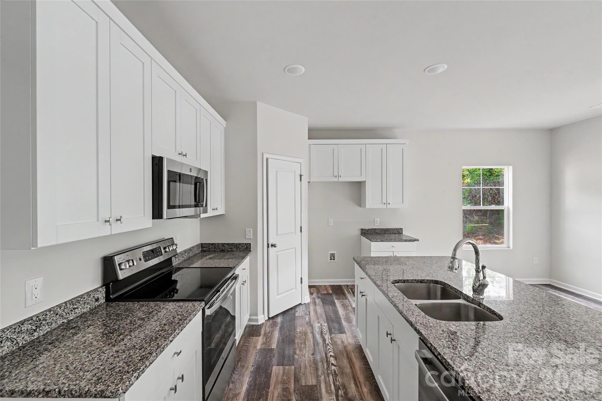5146 Mark Drive NE — Hickory