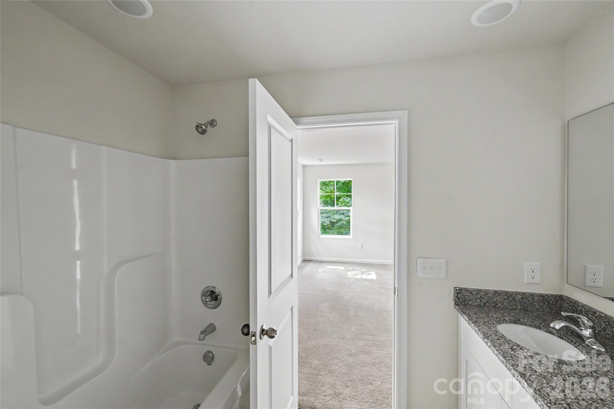 5146 Mark Drive NE — Hickory