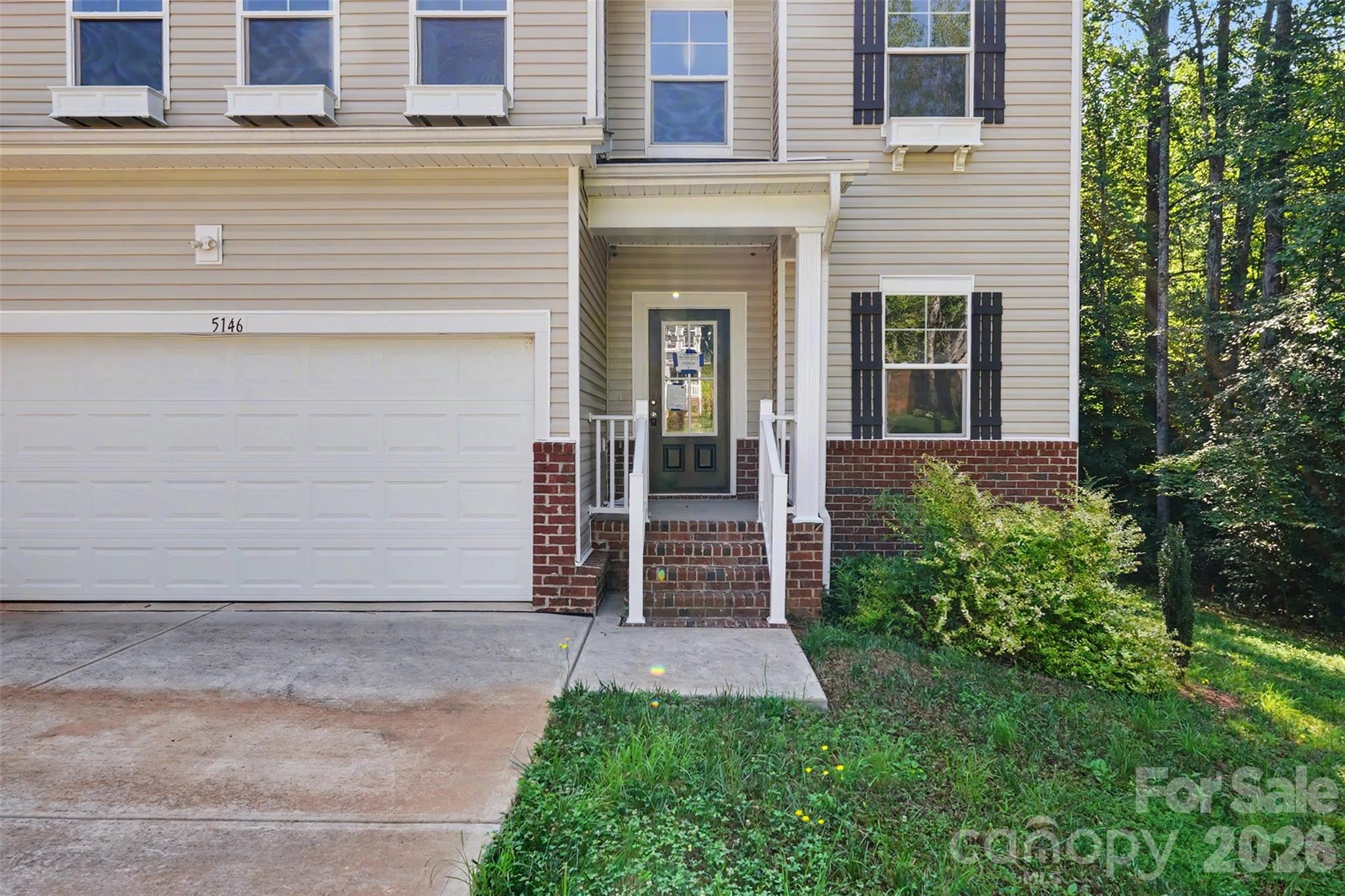 5146 Mark Drive NE — Hickory