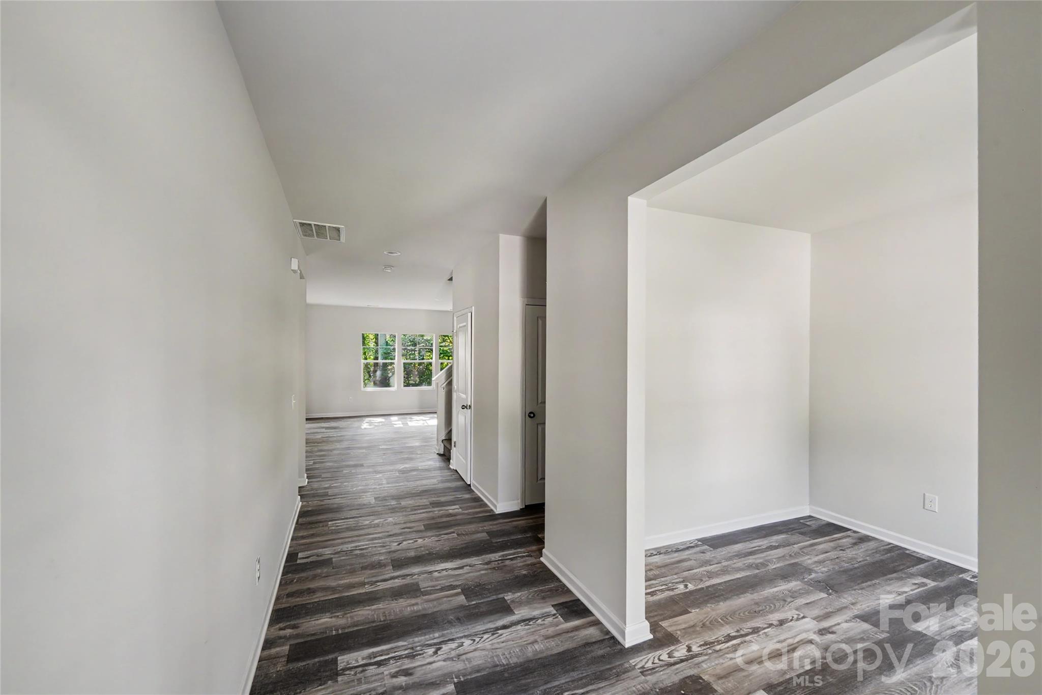 5146 Mark Drive NE — Hickory
