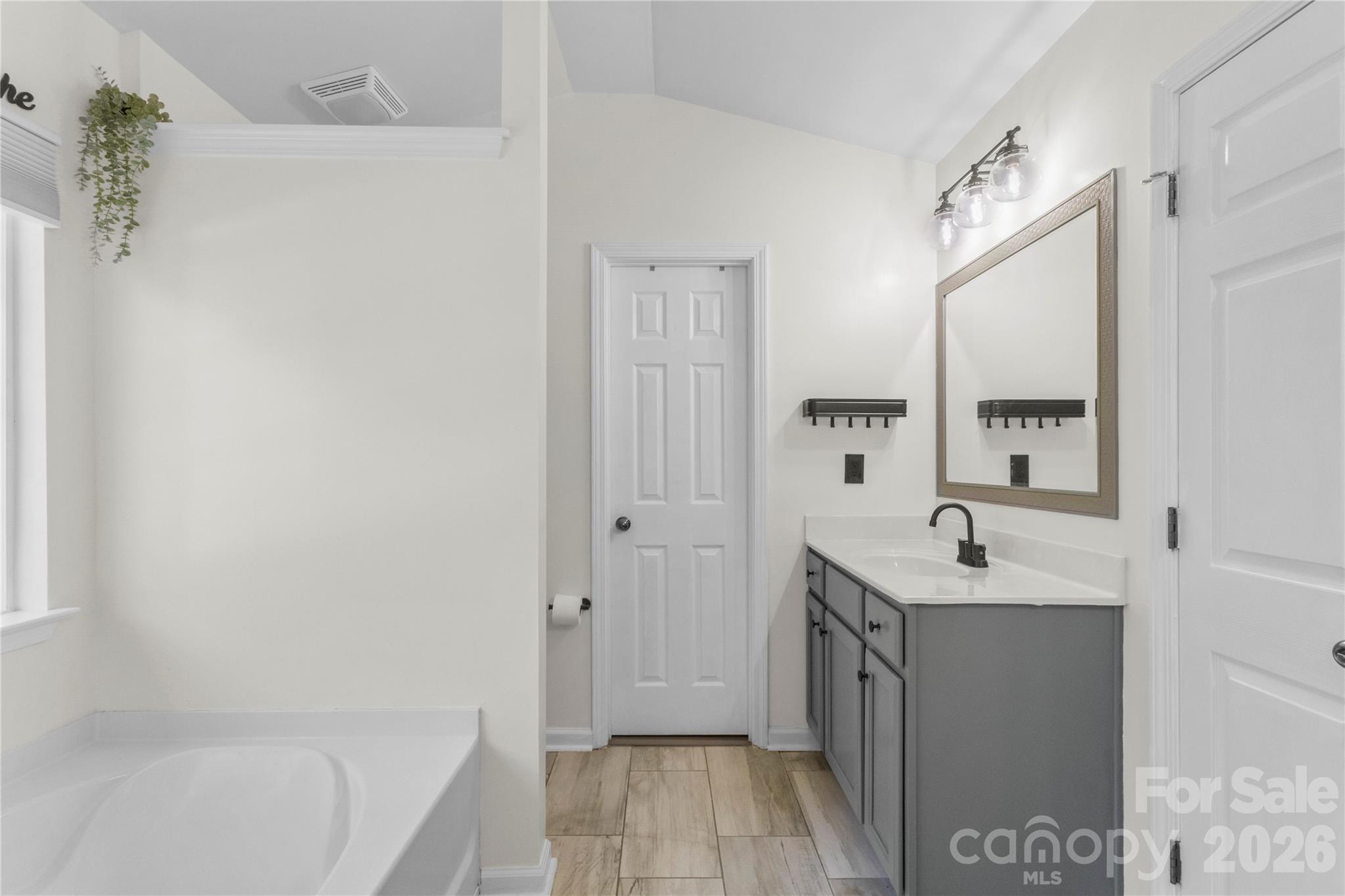 6600 Hermsley Road — Charlotte