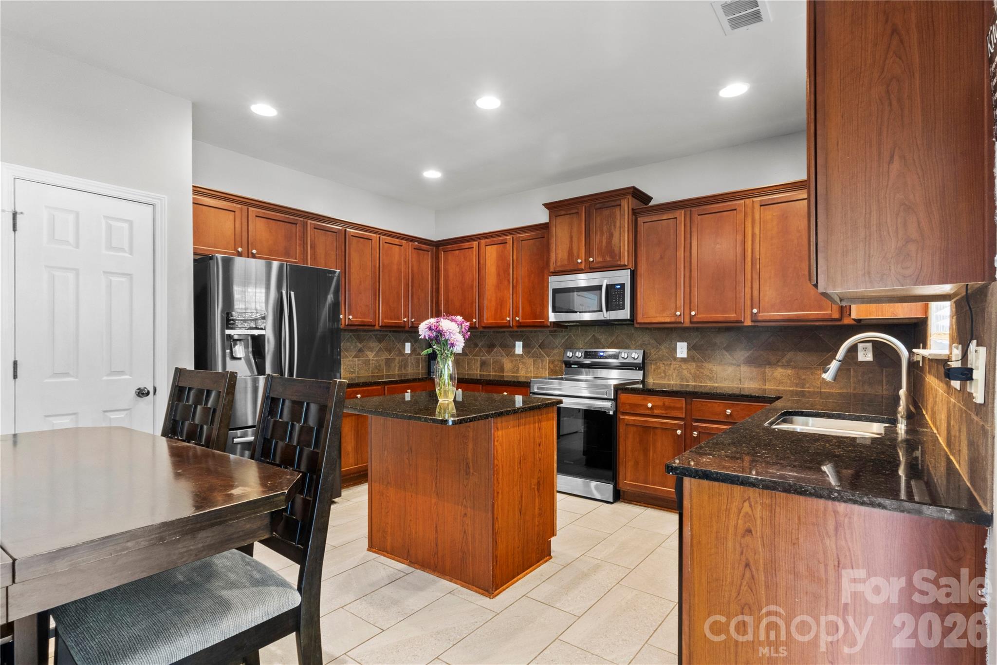 6600 Hermsley Road — Charlotte