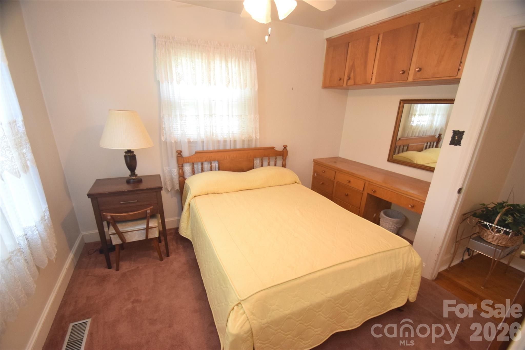 531 Seneca Place — Charlotte