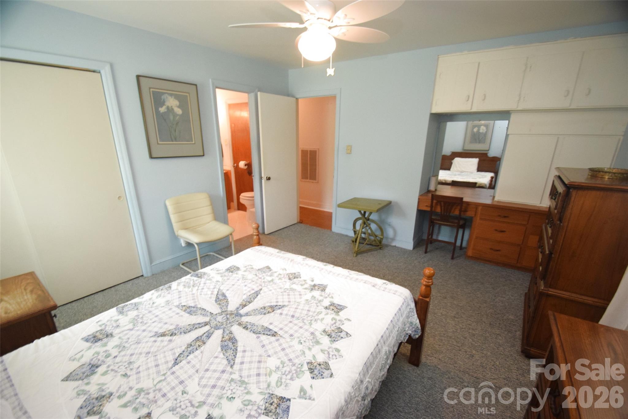 531 Seneca Place — Charlotte