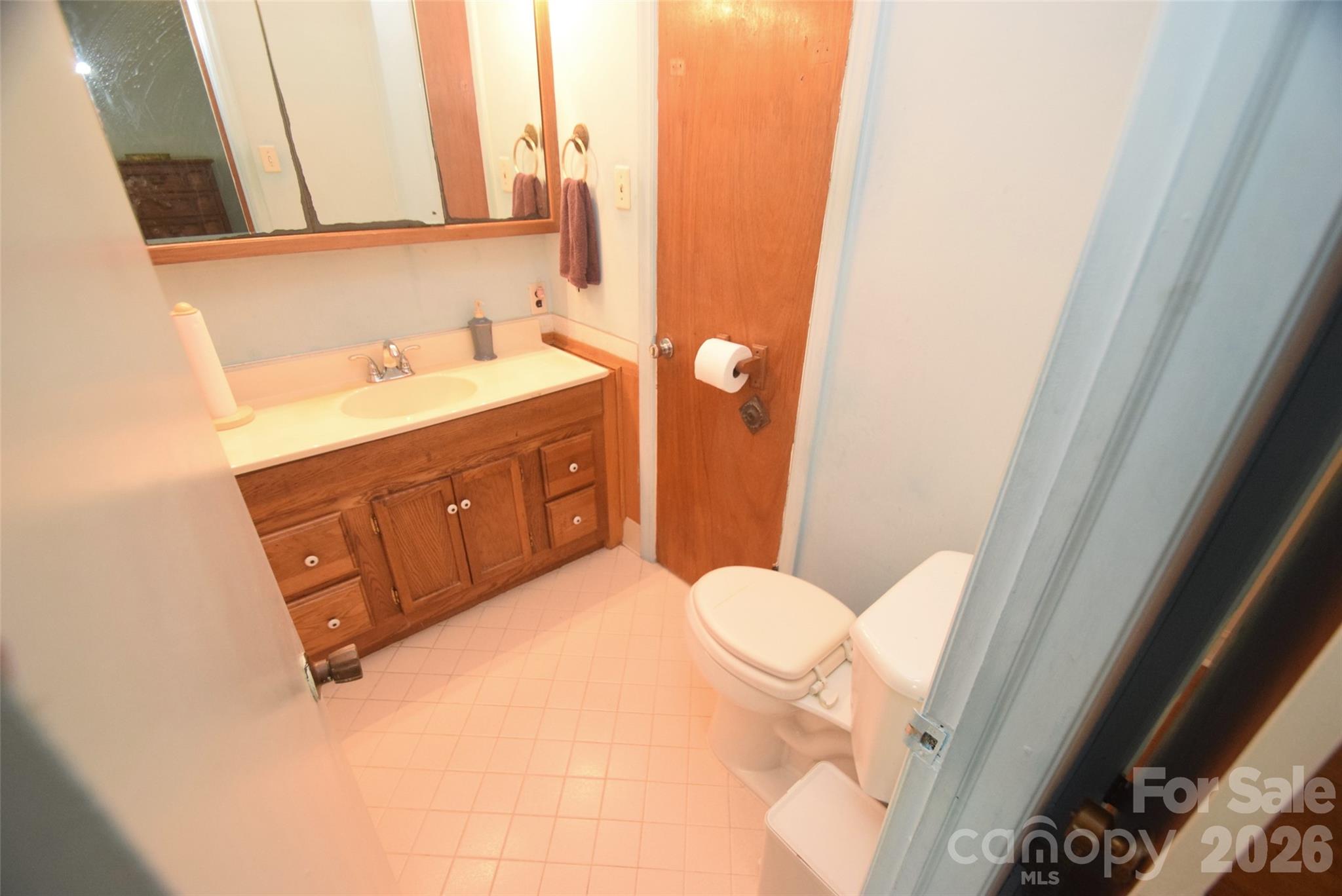 531 Seneca Place — Charlotte