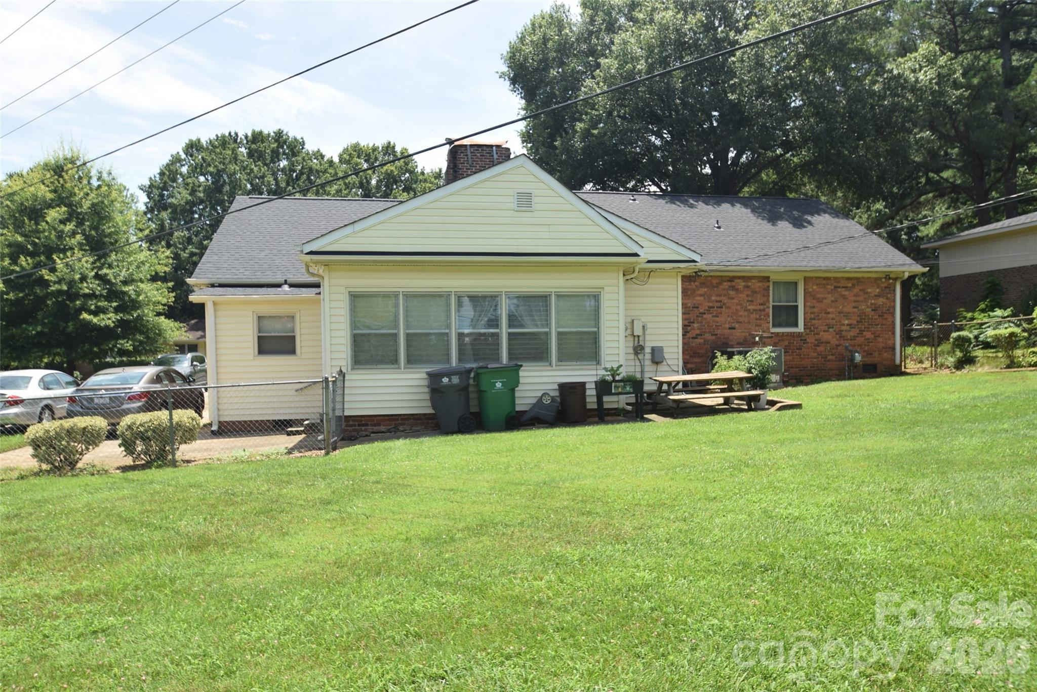 531 Seneca Place — Charlotte
