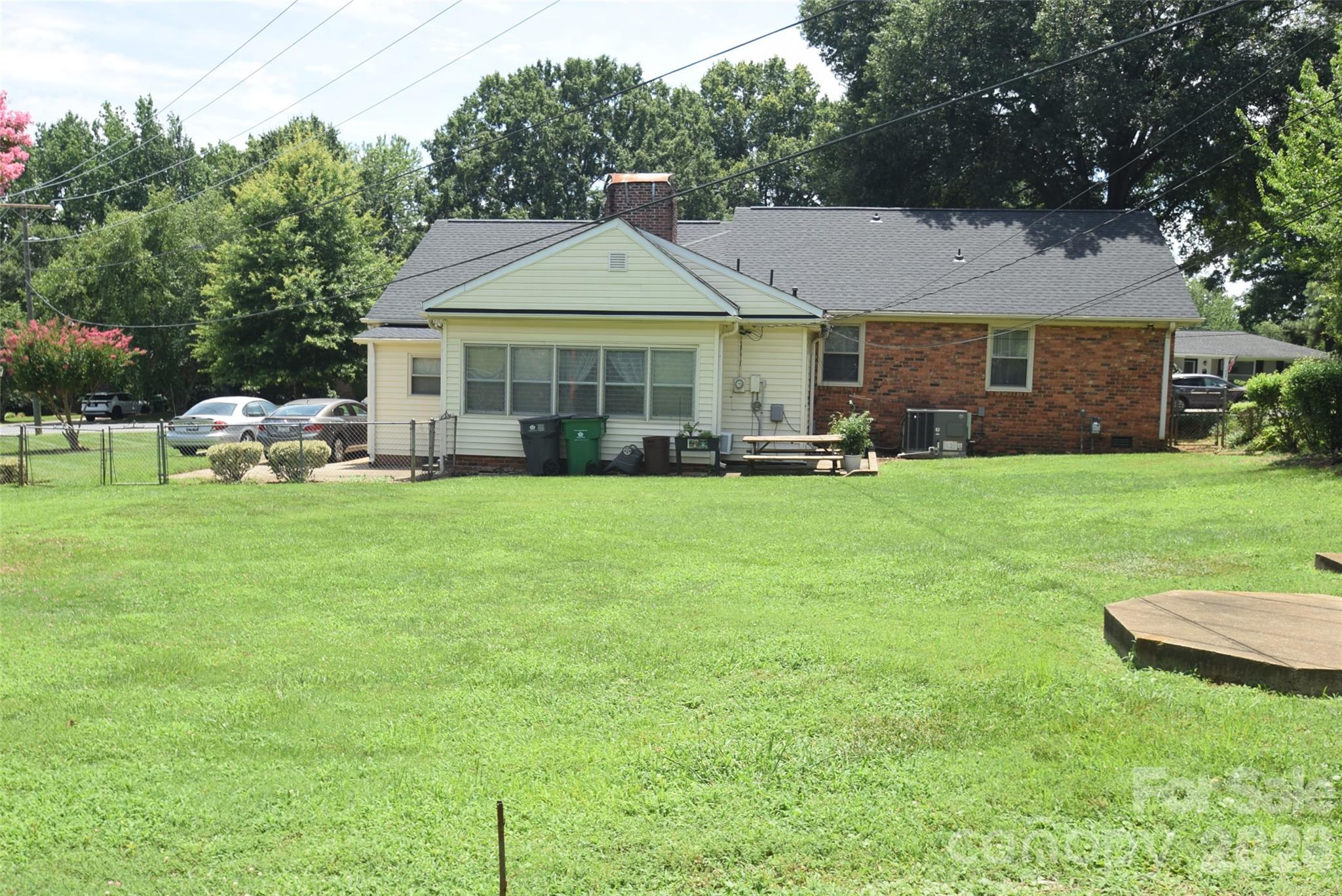 531 Seneca Place — Charlotte