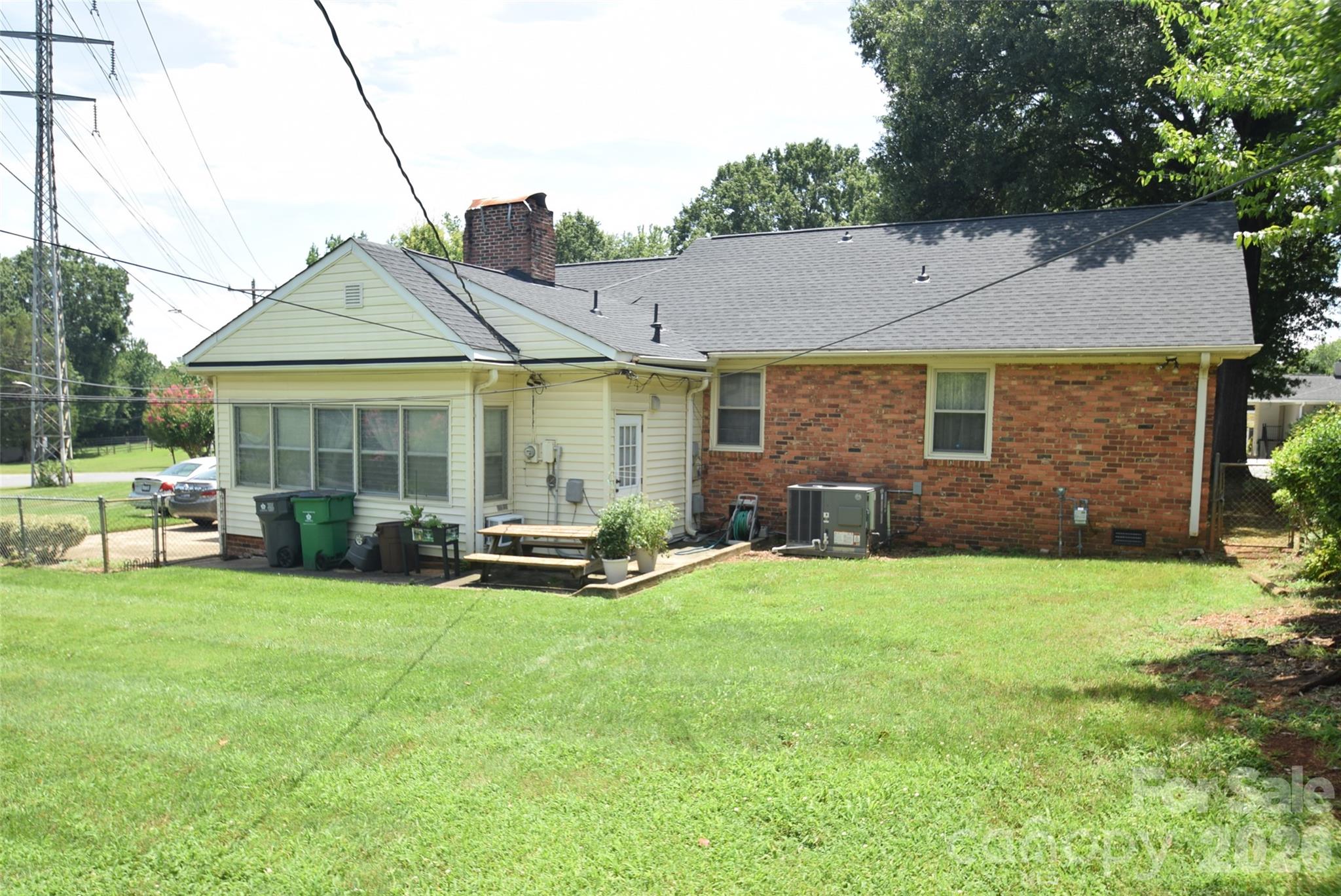 531 Seneca Place — Charlotte
