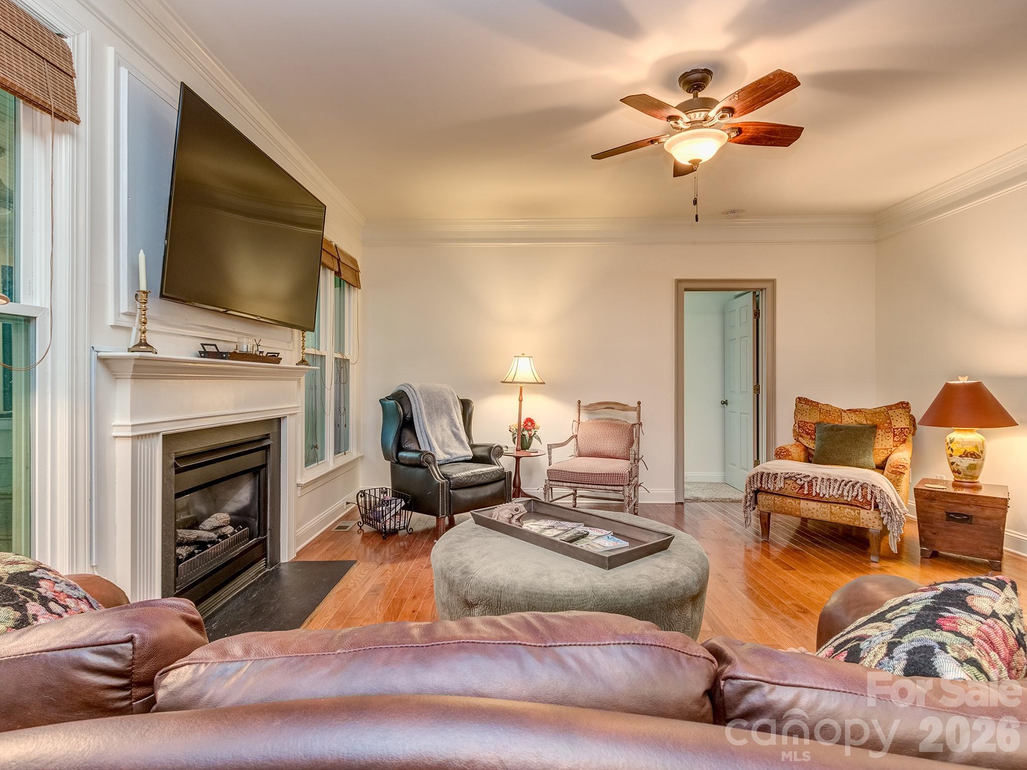 223 N Brackenbury Lane — Charlotte