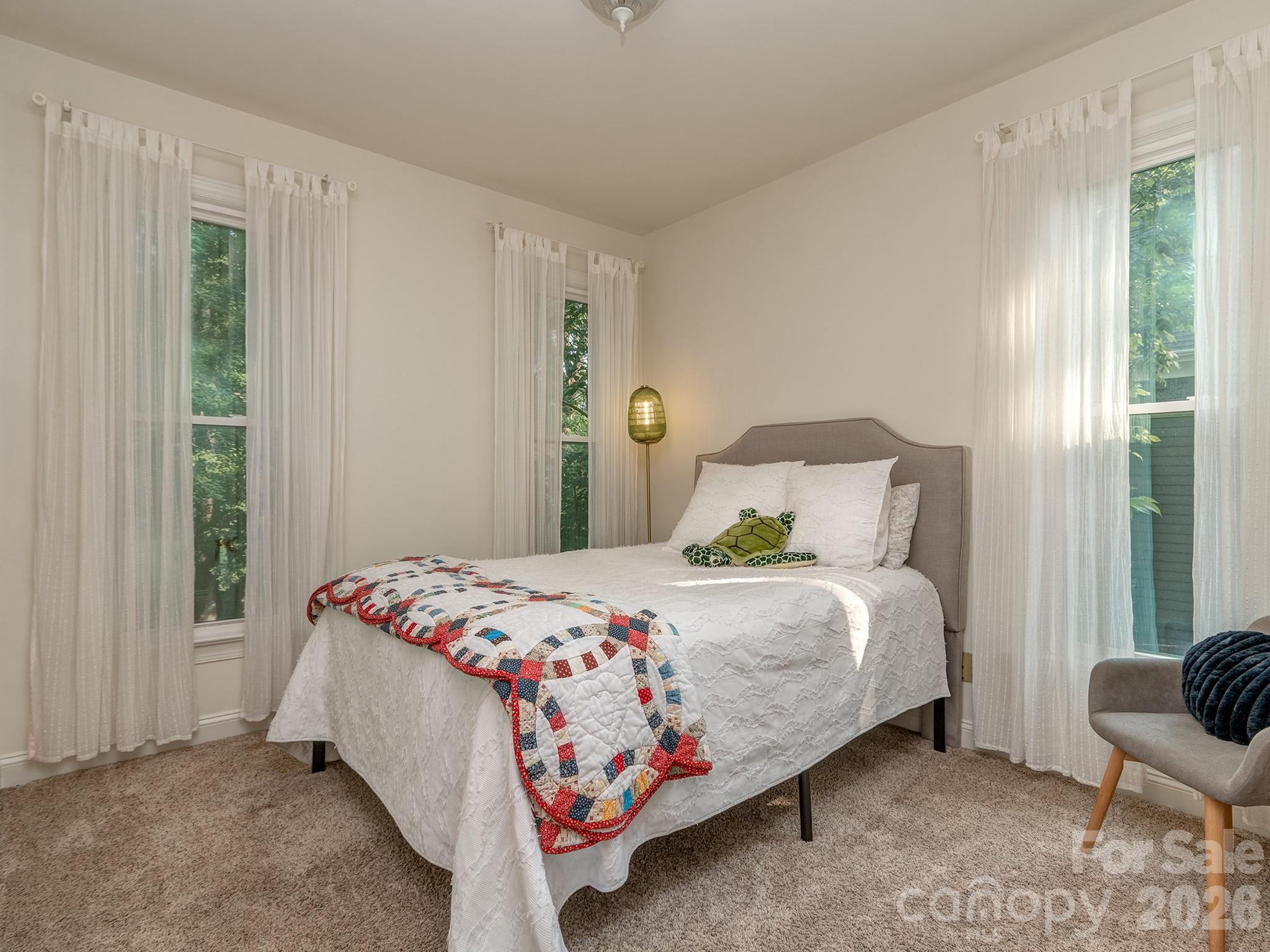 223 N Brackenbury Lane — Charlotte