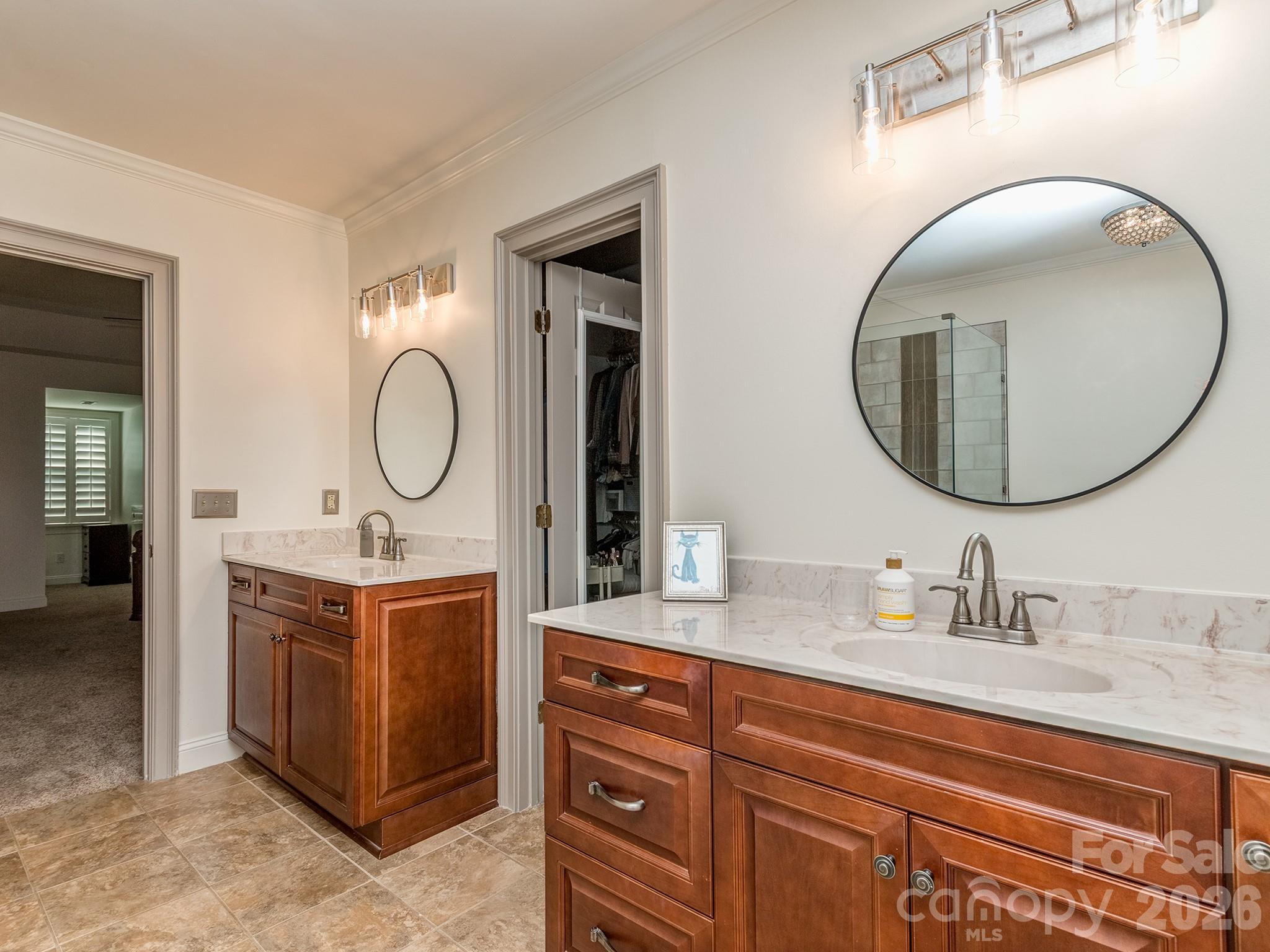 223 N Brackenbury Lane — Charlotte