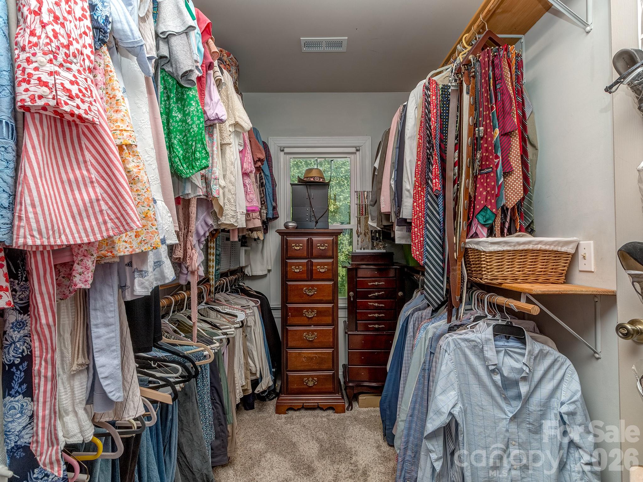 223 N Brackenbury Lane — Charlotte