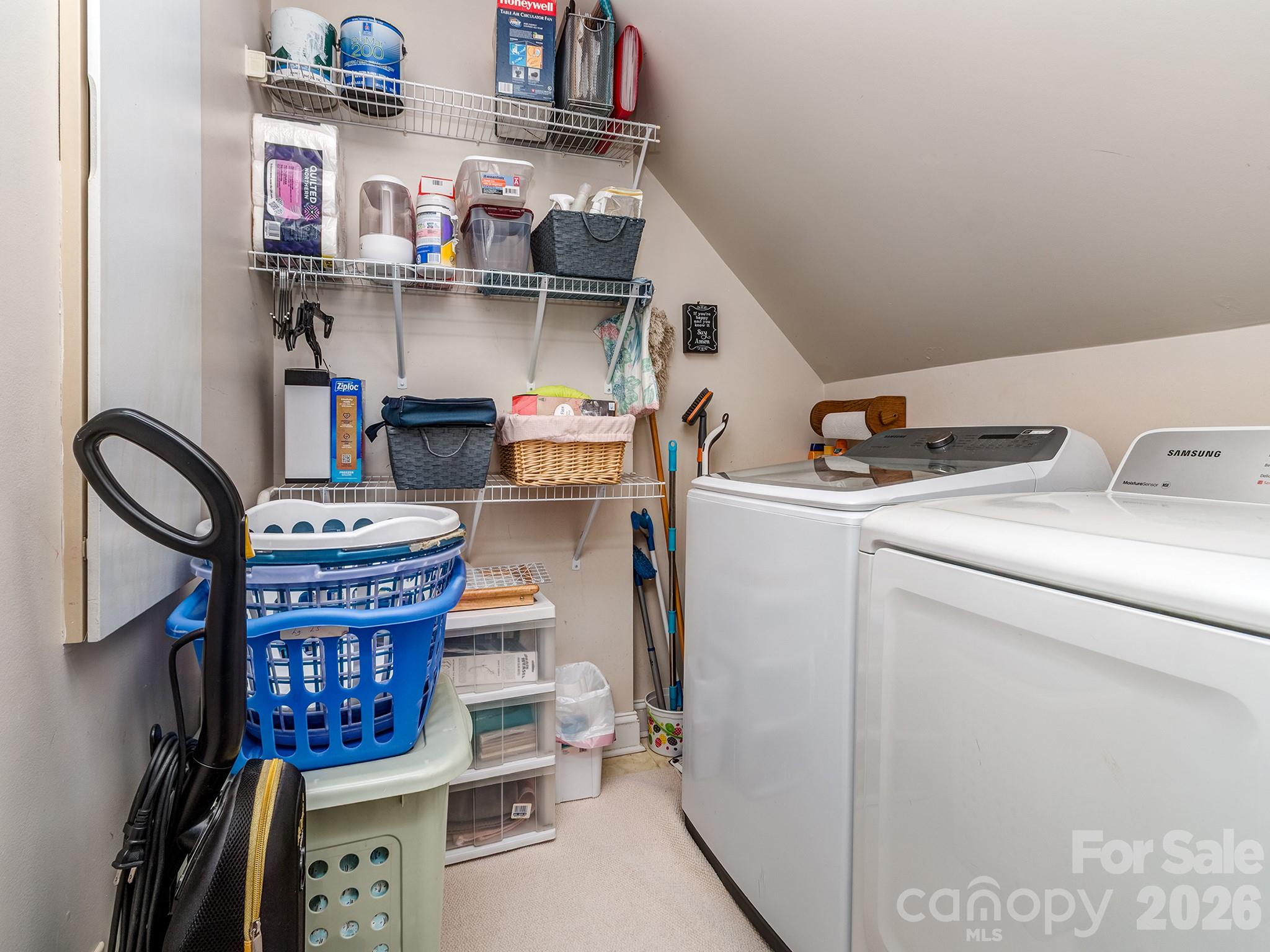 223 N Brackenbury Lane — Charlotte