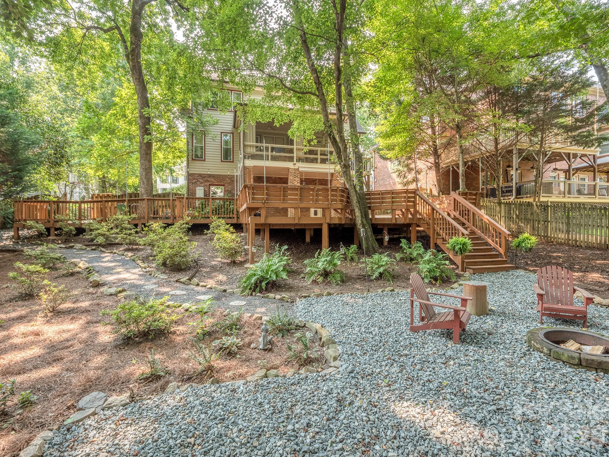 223 N Brackenbury Lane — Charlotte