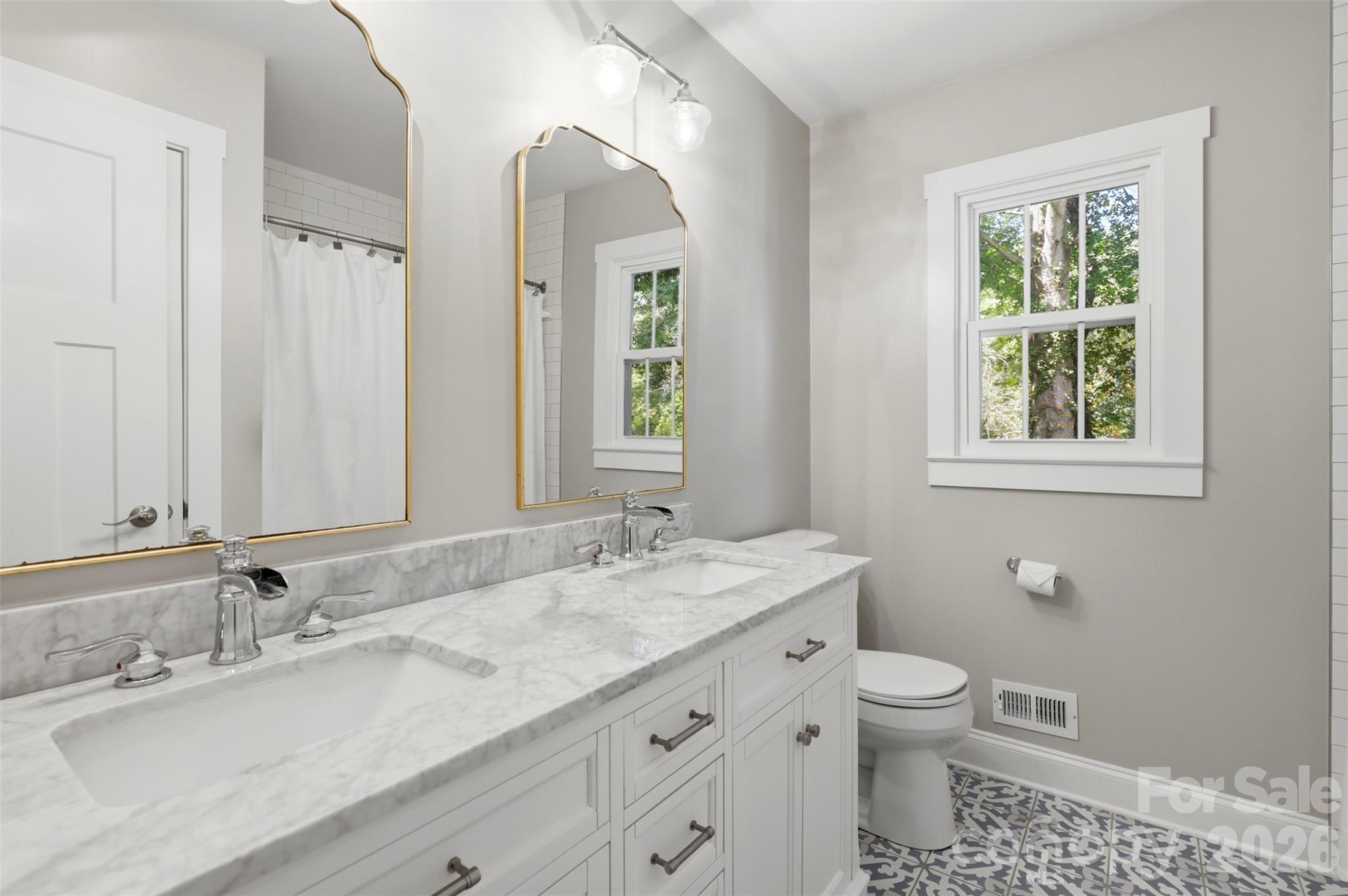 8115 Knollbrook Drive — Charlotte