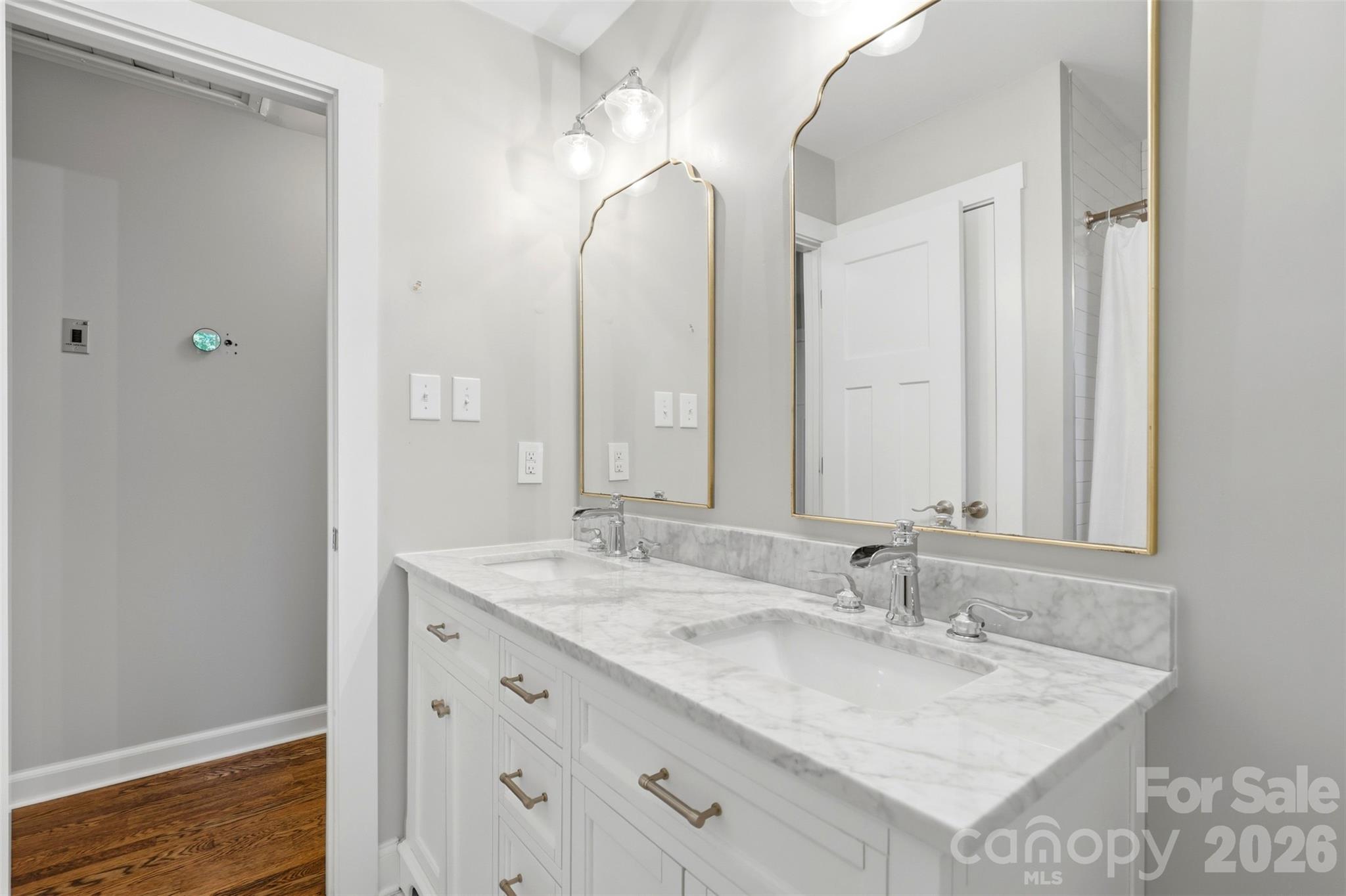 8115 Knollbrook Drive — Charlotte