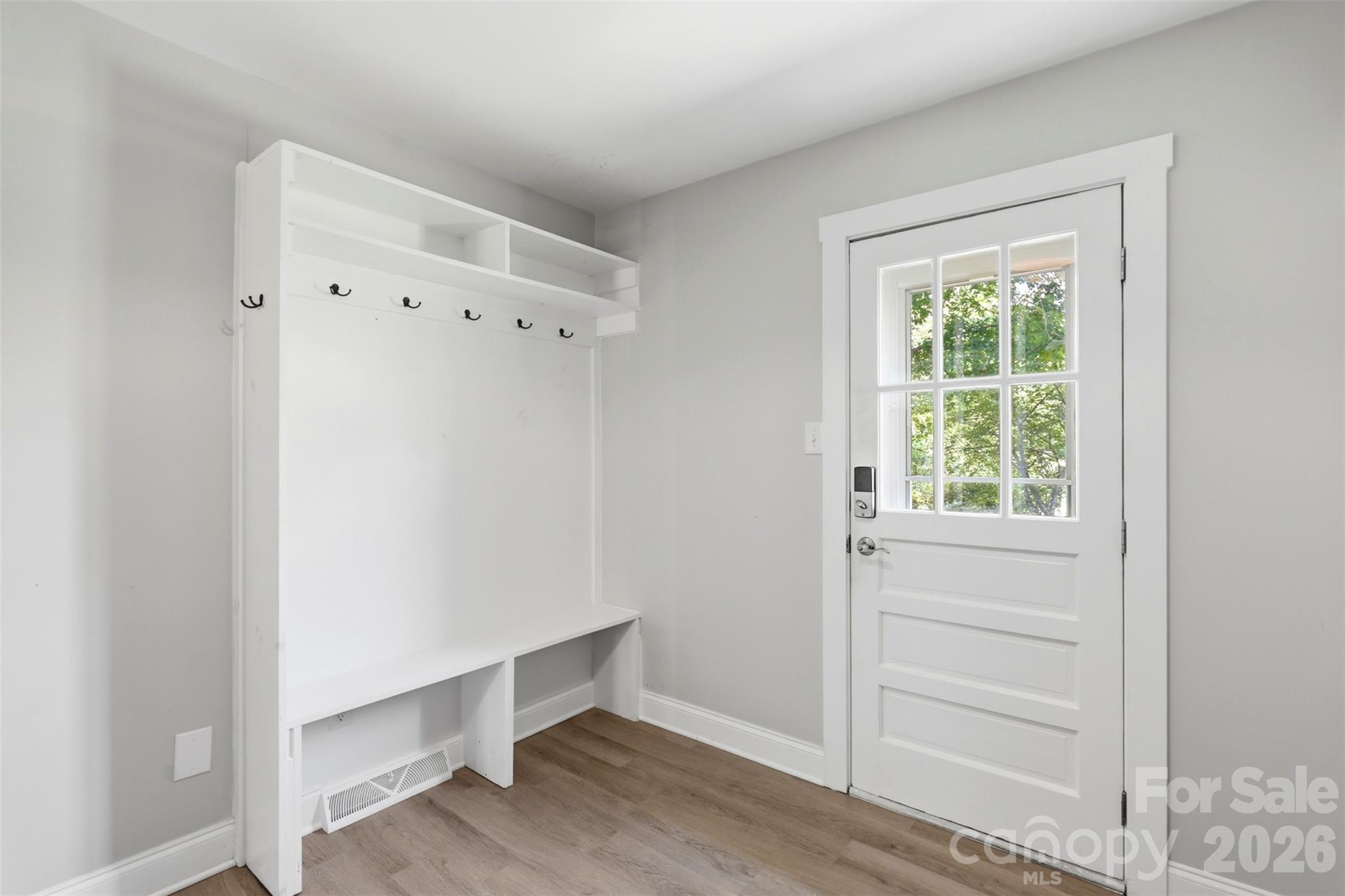 8115 Knollbrook Drive — Charlotte