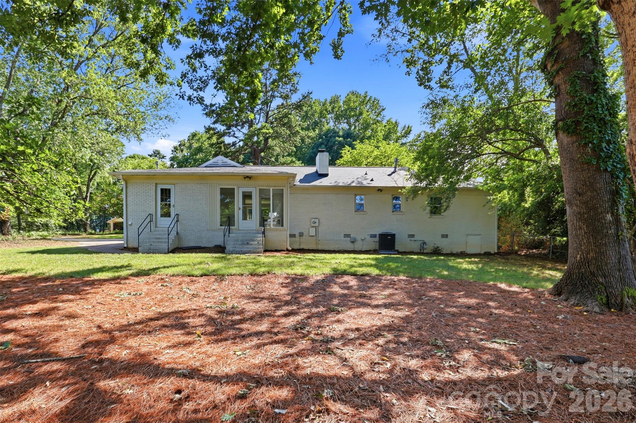 8115 Knollbrook Drive — Charlotte
