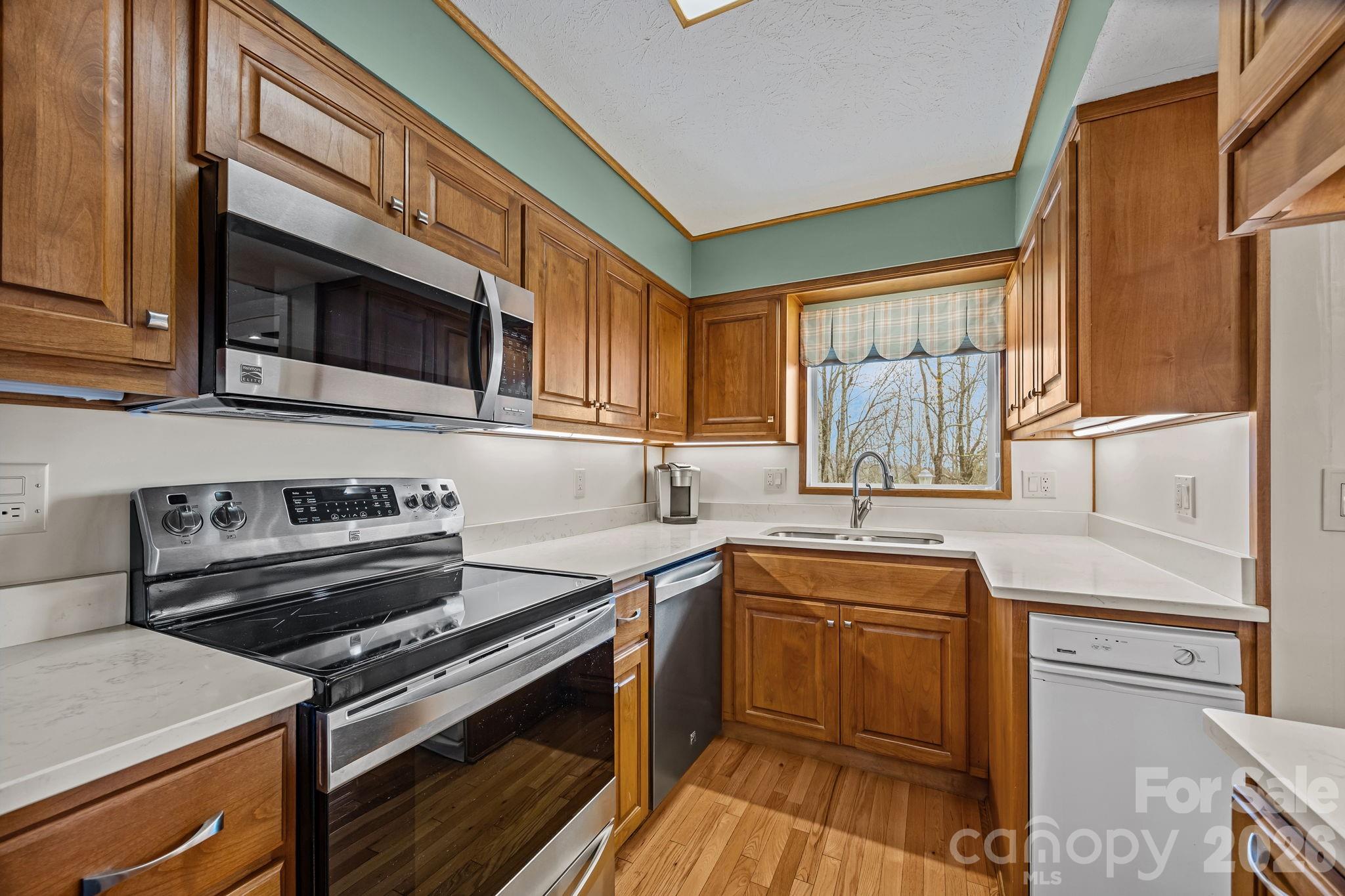 6773 & 6777 Pinnacle Mountain Road — Zirconia