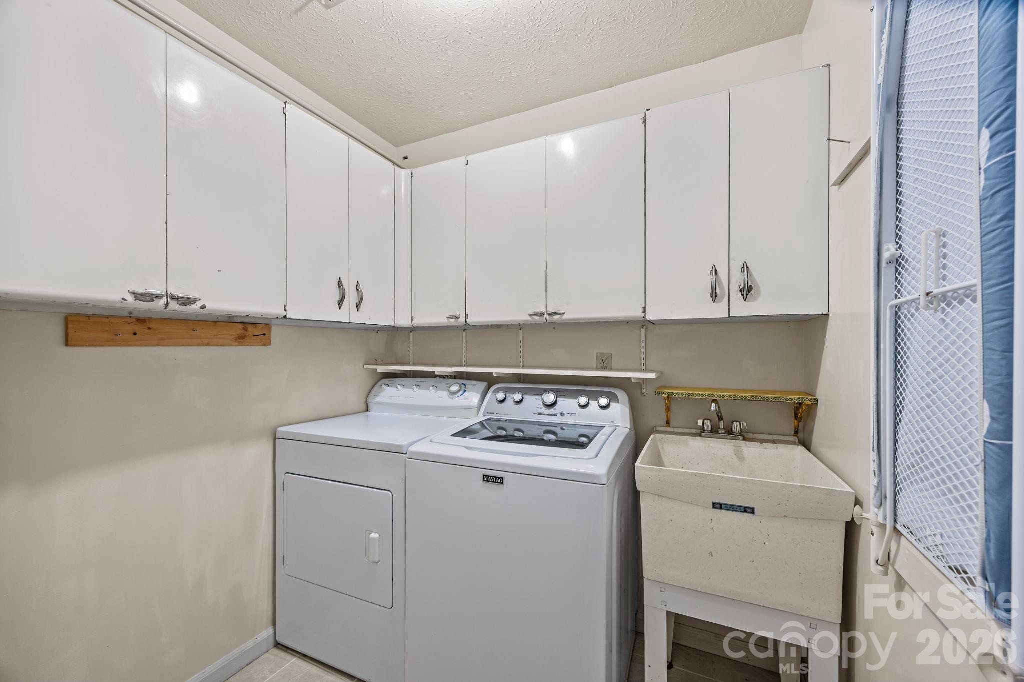 6773 & 6777 Pinnacle Mountain Road — Zirconia