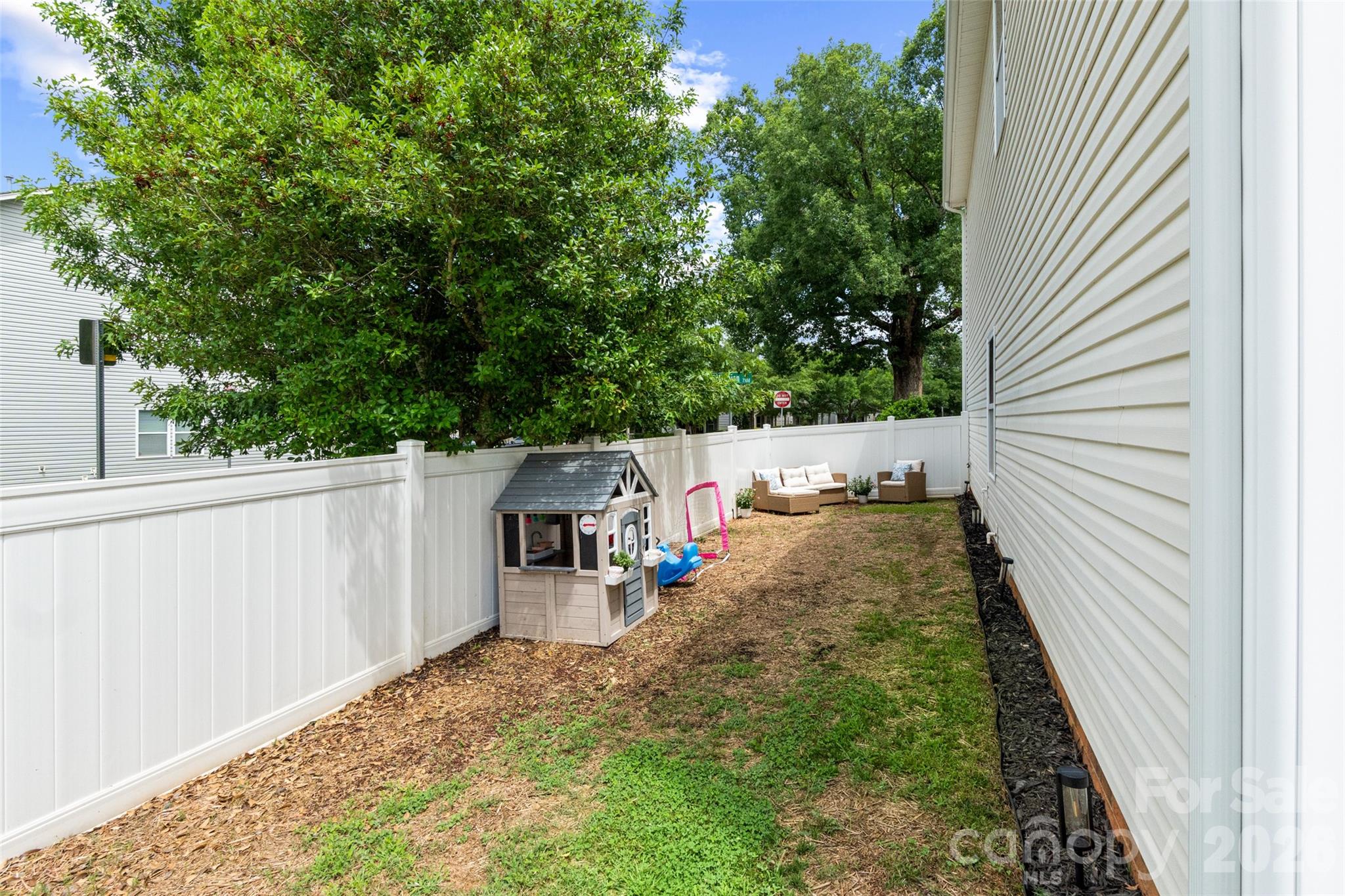 7102 Mclothian Lane — Huntersville