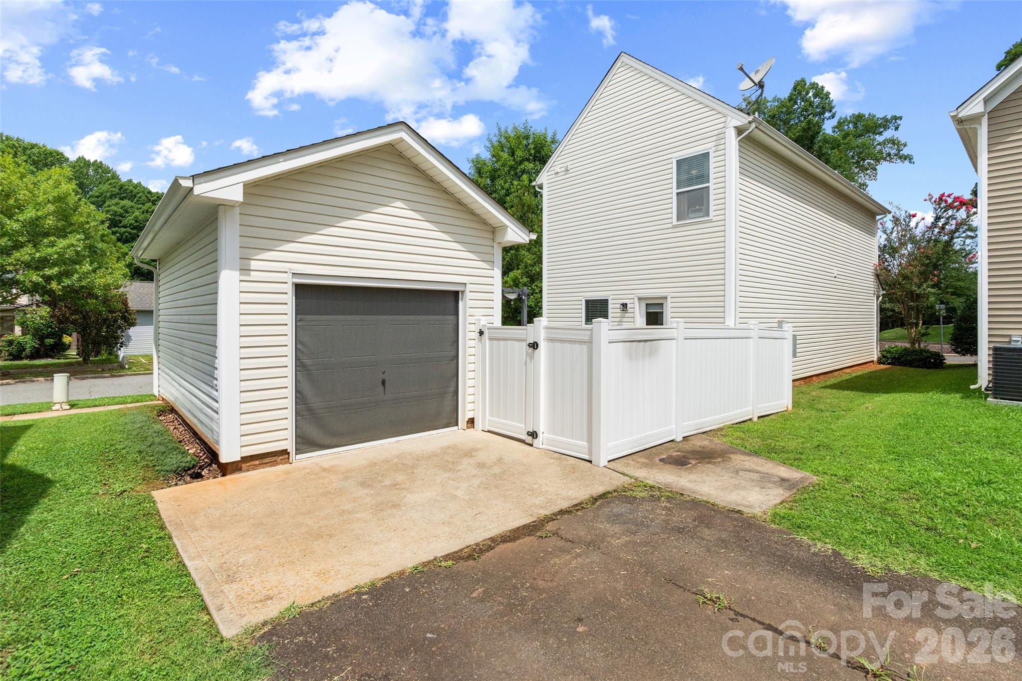 7102 Mclothian Lane — Huntersville