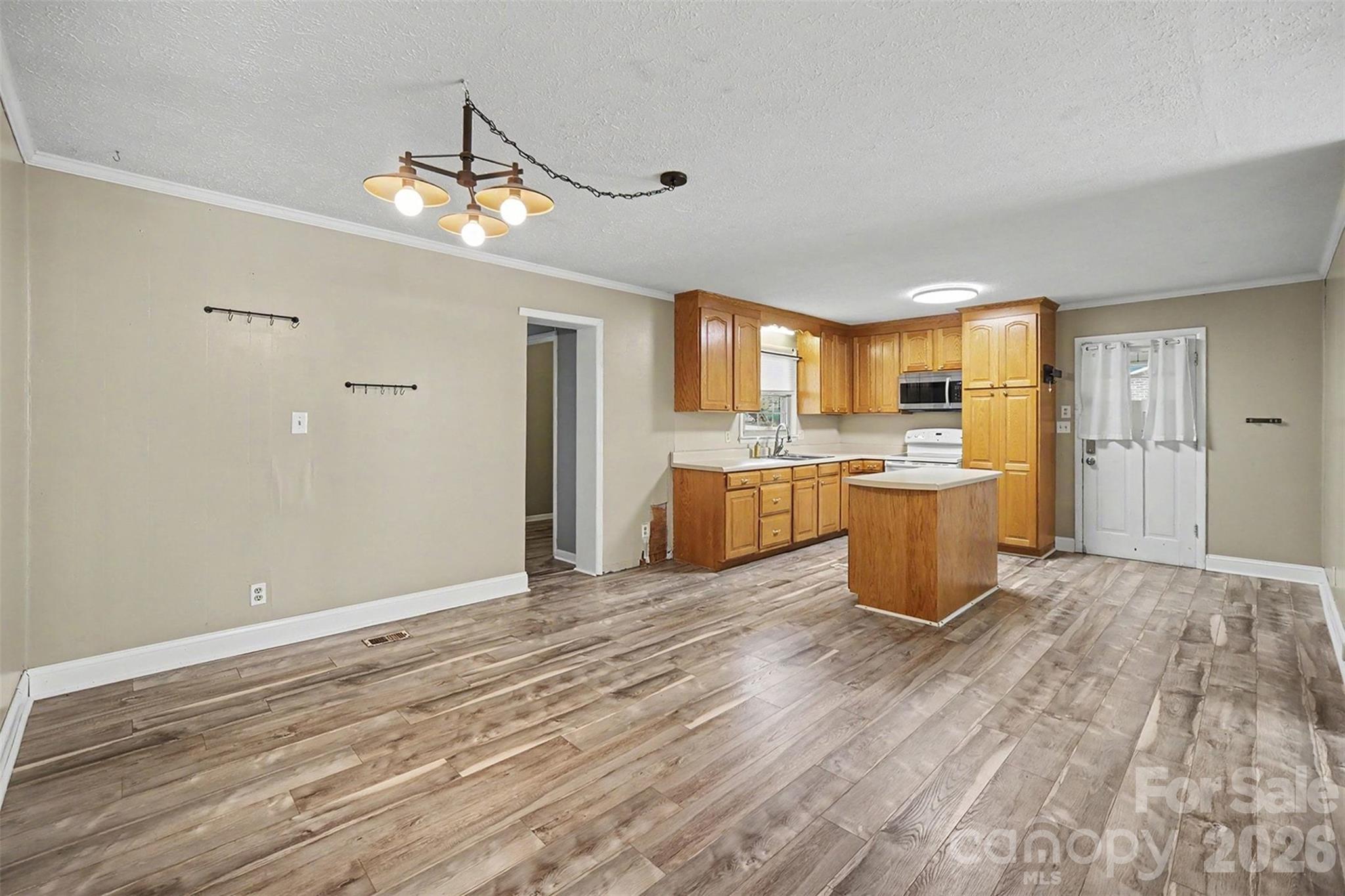 202 W Debby Drive — Shelby